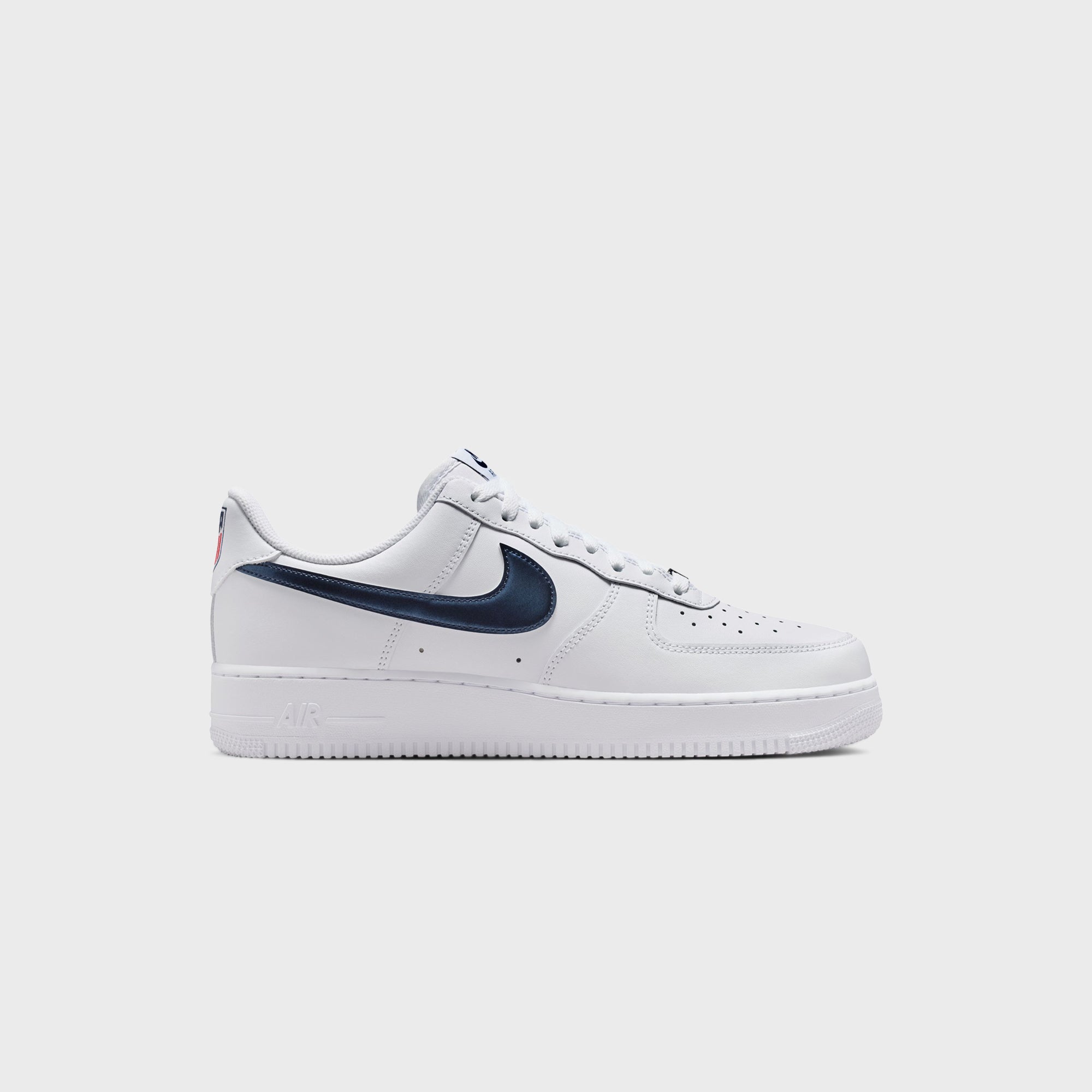 Nike Air Force 1 '07 LV8 - White / University Red / University Red
