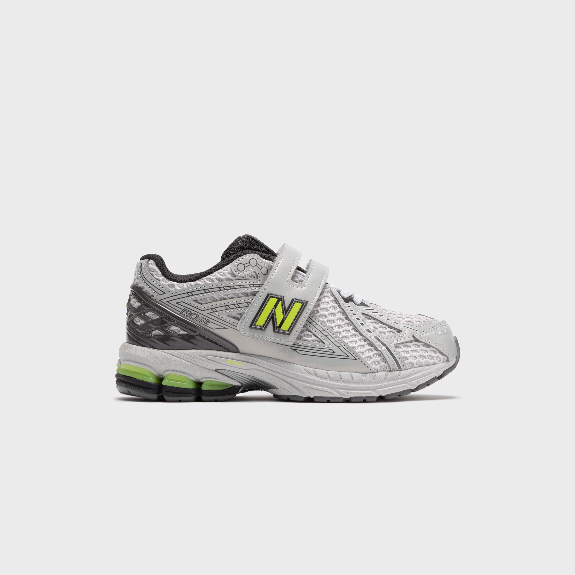 ❄️ページ New Balance P190686C - Black Metallic with Alkaline Green – Kith Japan