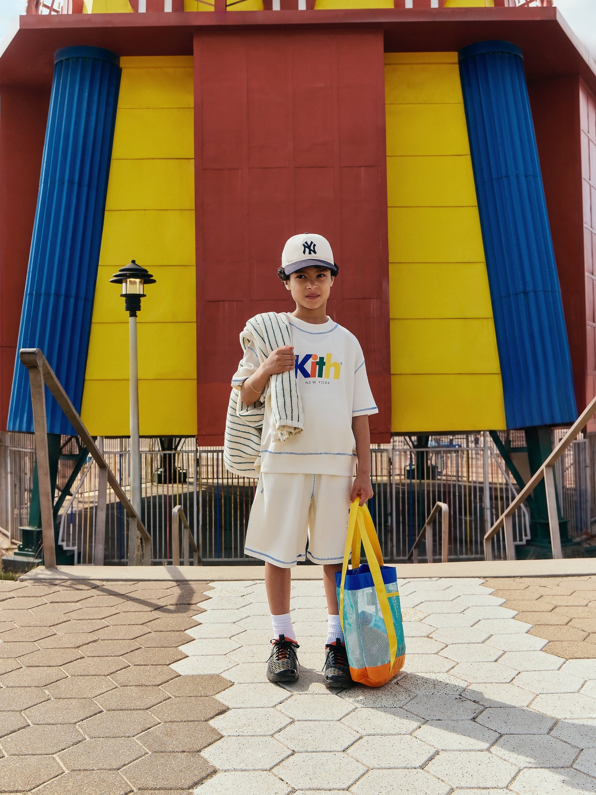 KITHキッズ3Tセットアップ、ハワイ限定ショップ袋付き Kith Kids Summer 2026 Delivery I Lookbook – Kith Japan