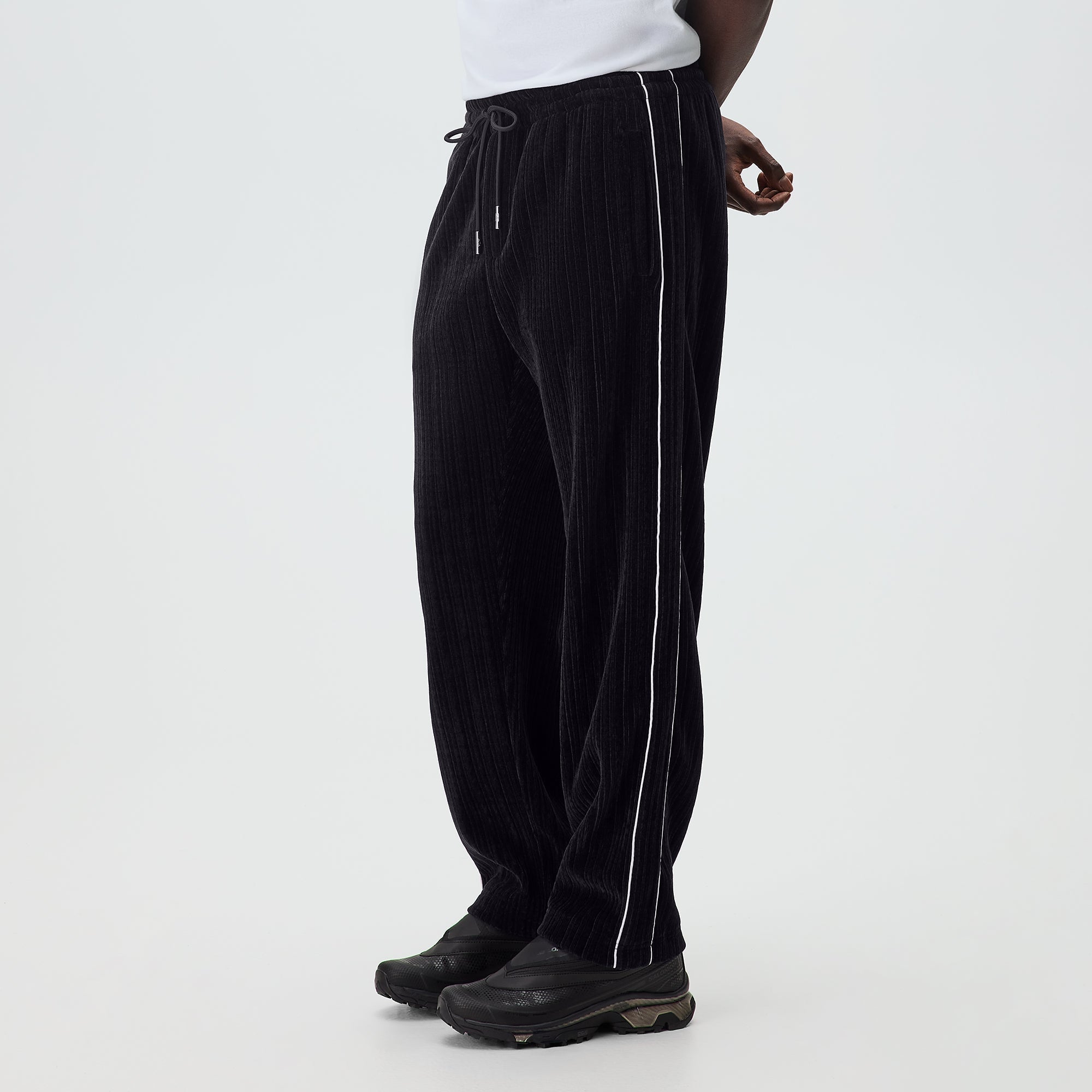 Kith Velvet Corduroy Damon Track Pant - Ink – Kith Japan
