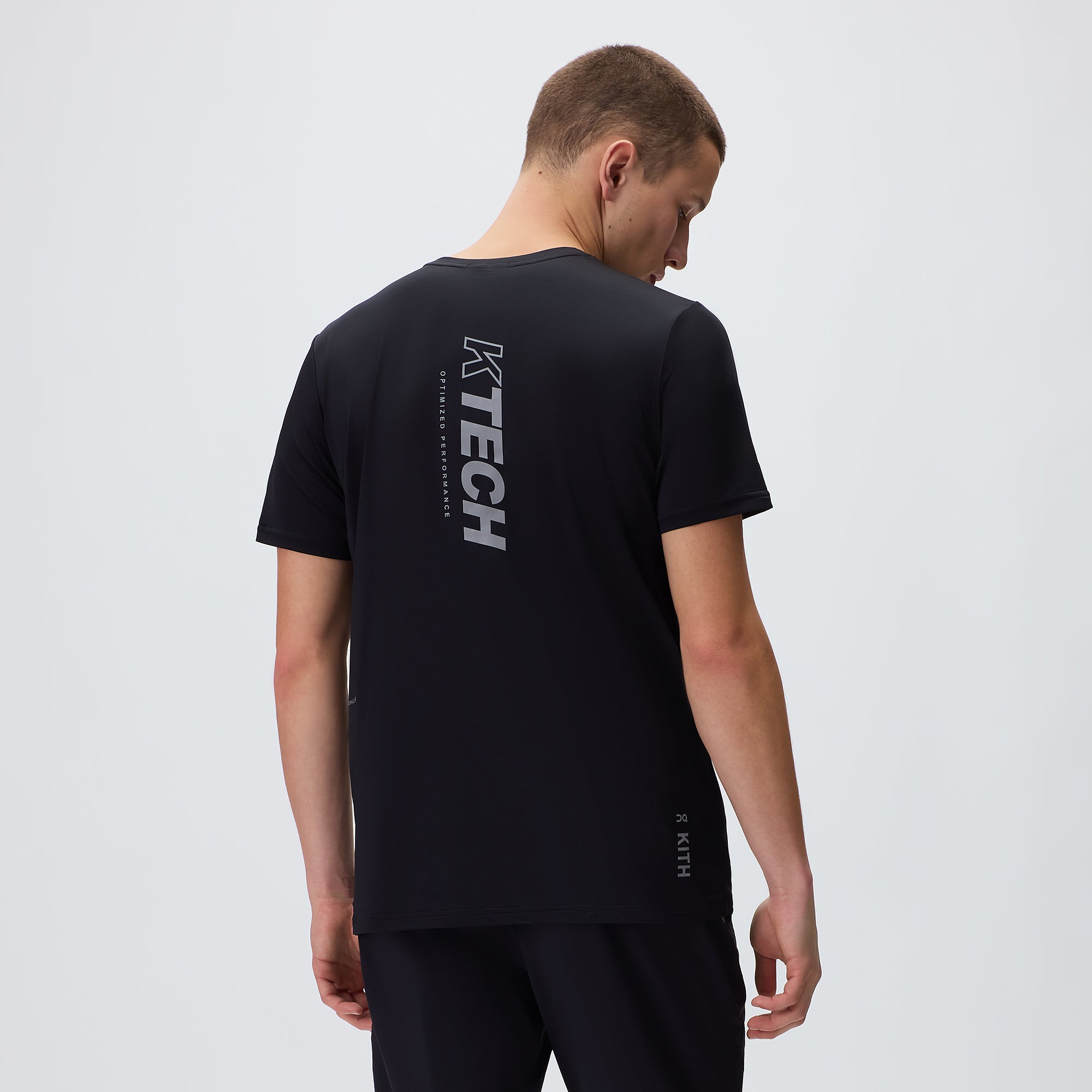 ネット完売★Kith ブラック ロゴTシャツ Kith for On Core Tee - Black – Kith Japan