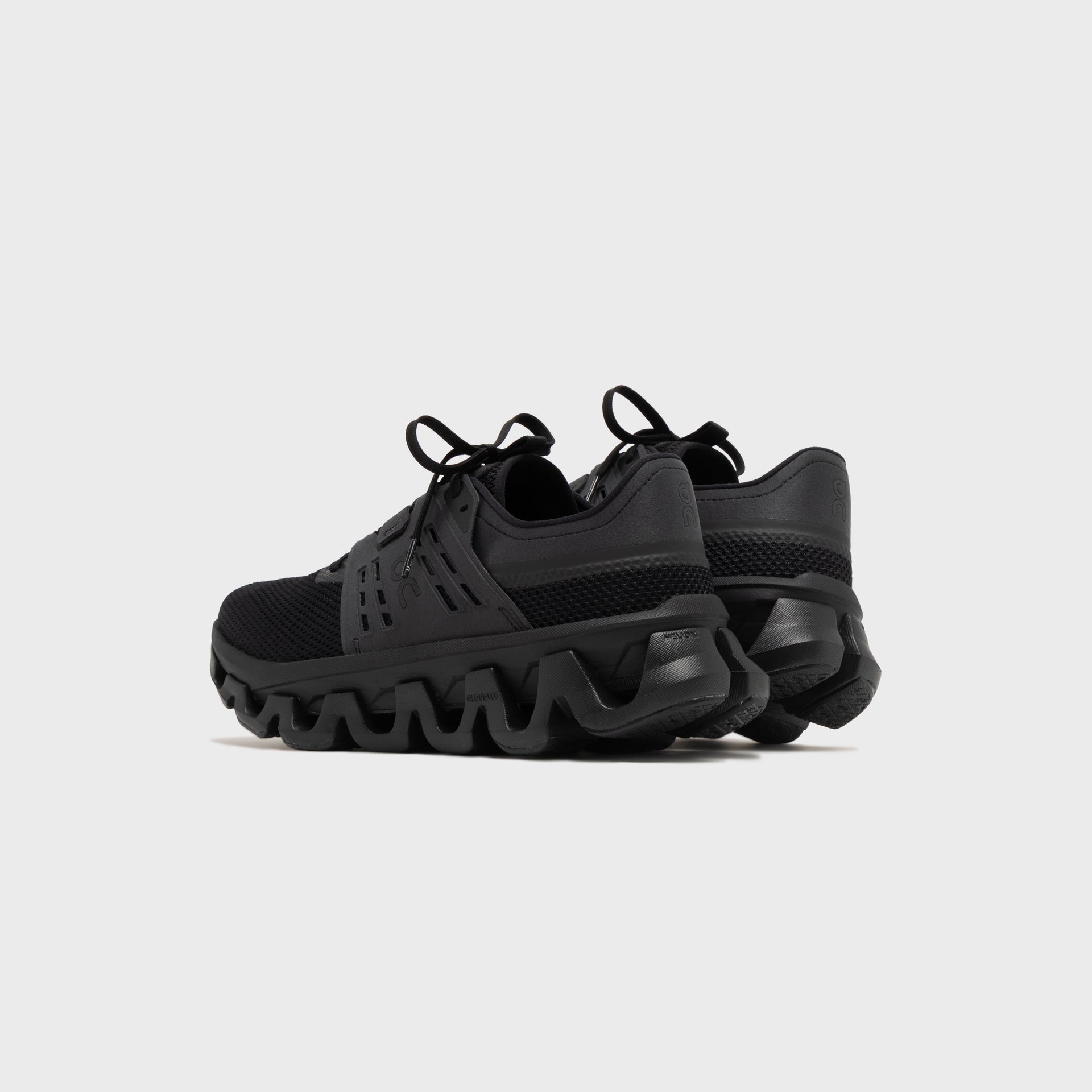 On Running Cloudswift Amp - Black / Black
