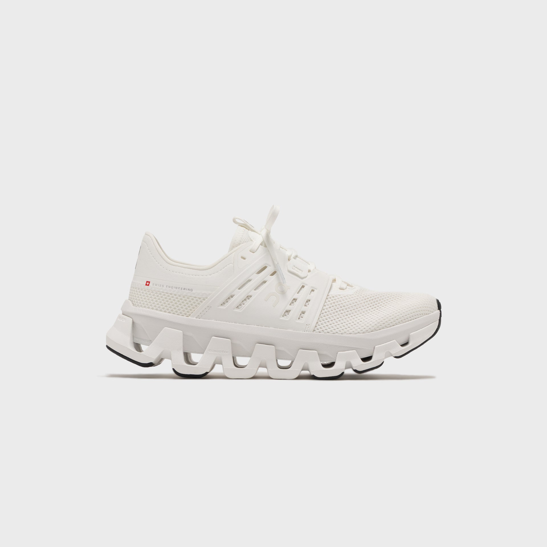 On Running Cloudswift Amp - White / White