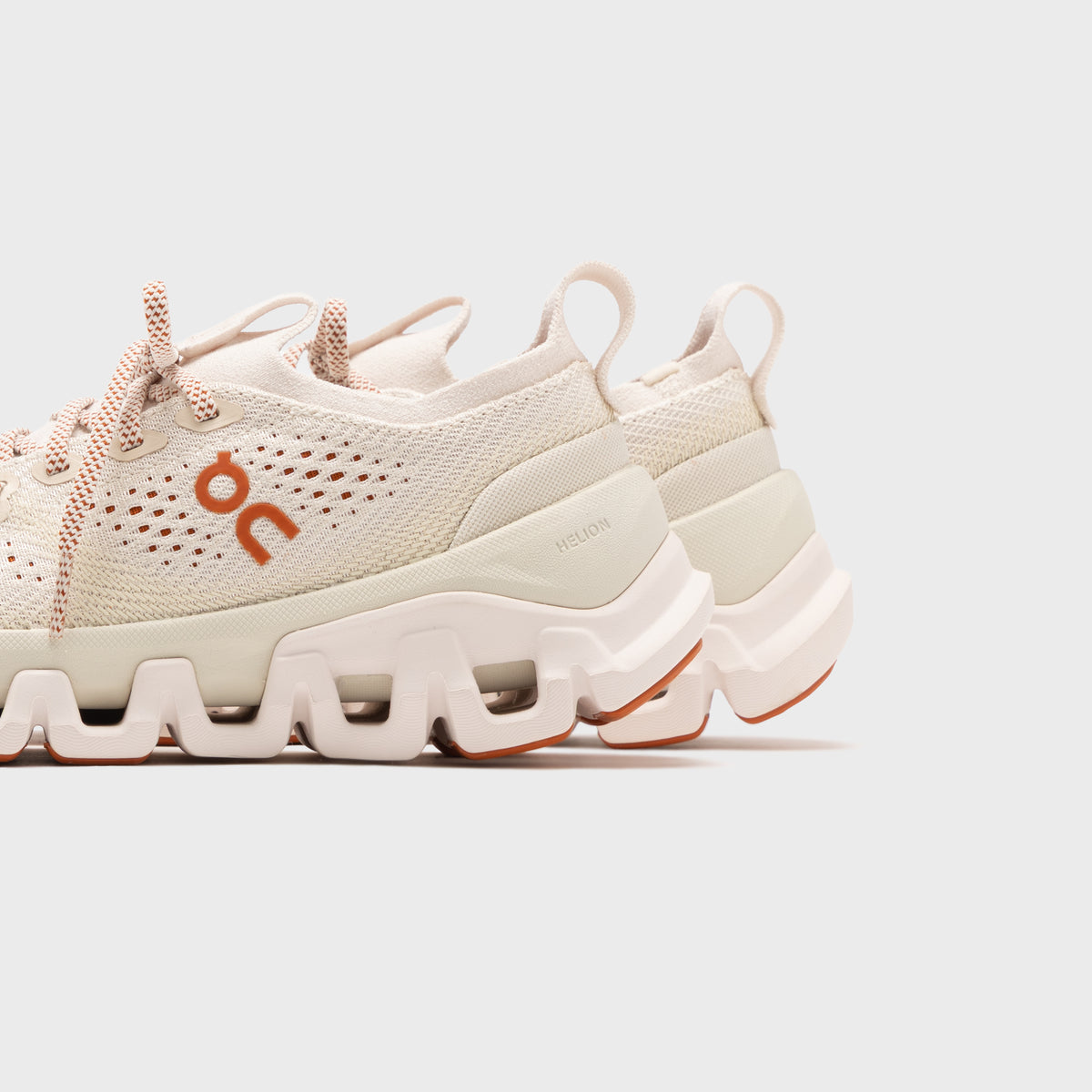 On Running WMNS Cloud X Tempo - Dew / Oyster