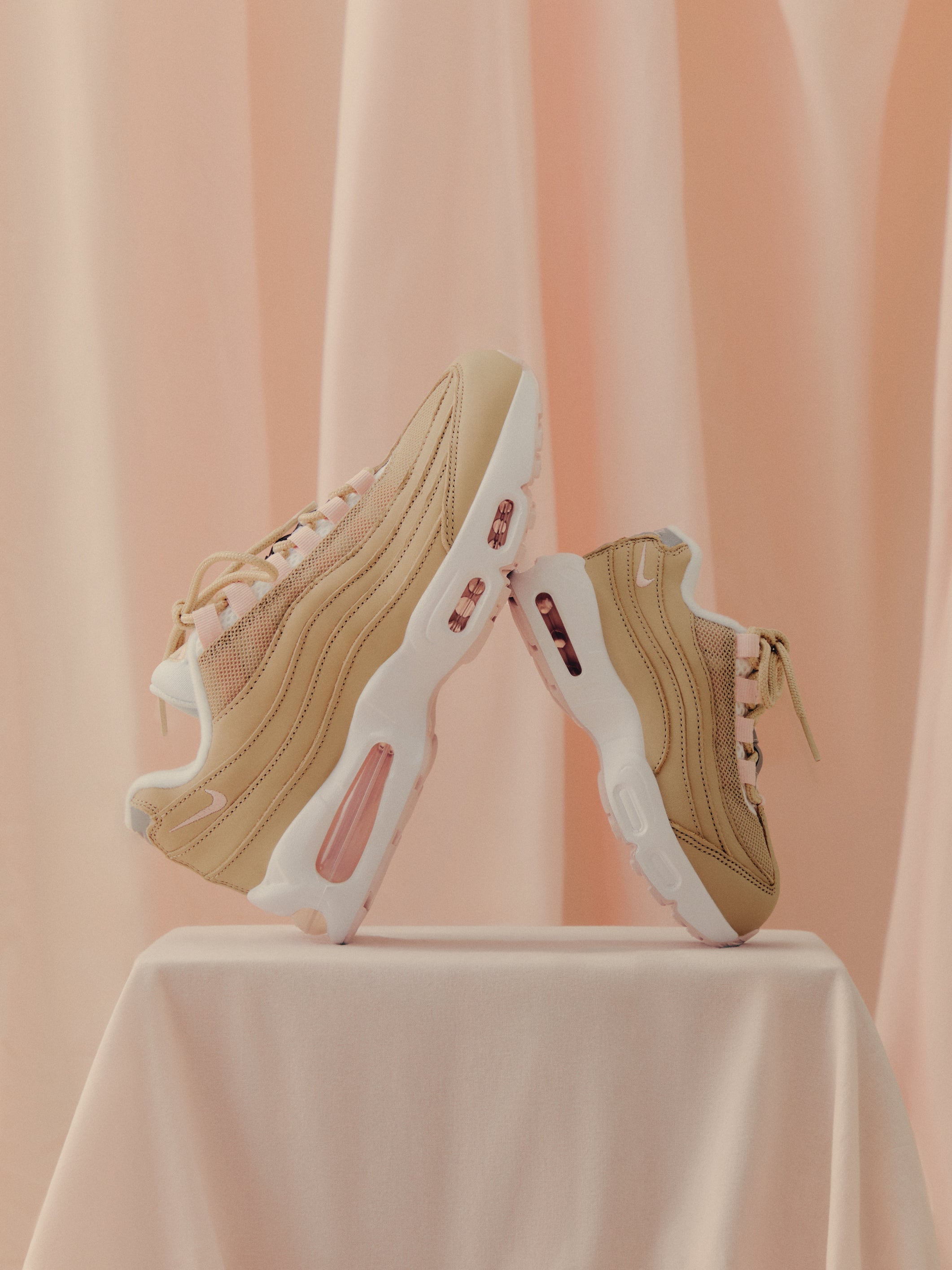 NIKE アノラック KITHカラー Kith for Nike. The Linen Collection. – Kith Japan