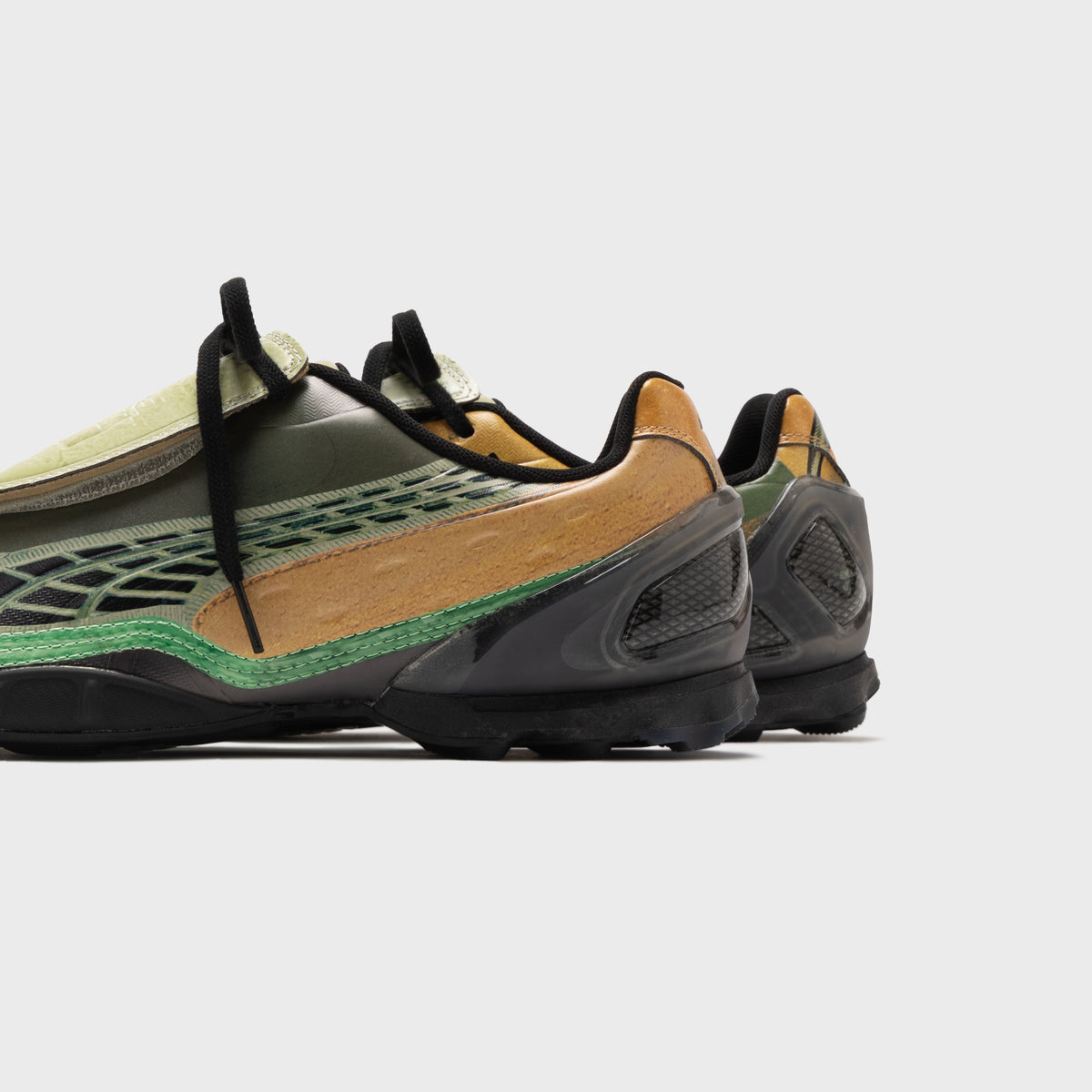 PUMA V-S1 Contact MU - Puma Black / Melon Glow