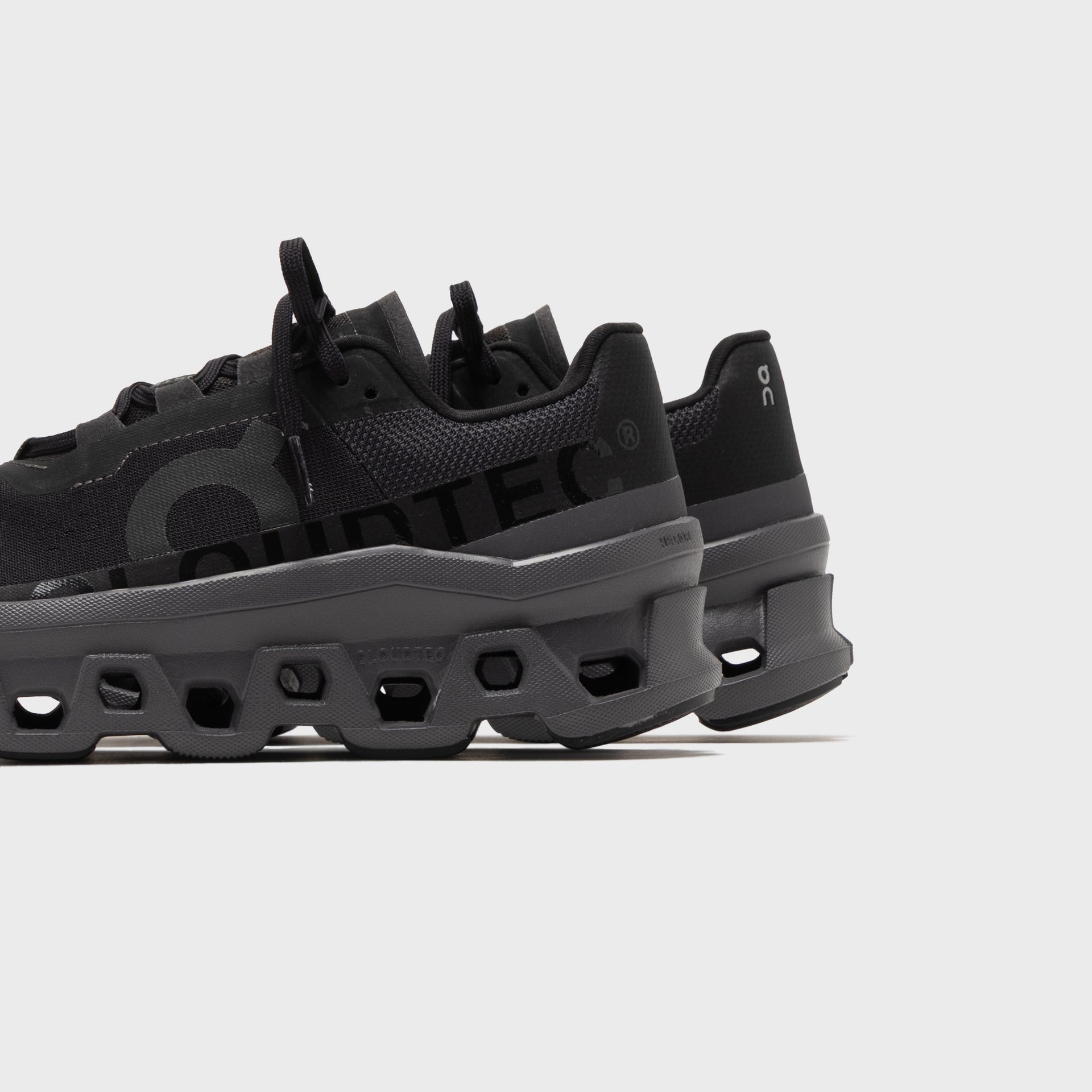 On Running WMNS Cloudmonster 1 - Black / Magnet