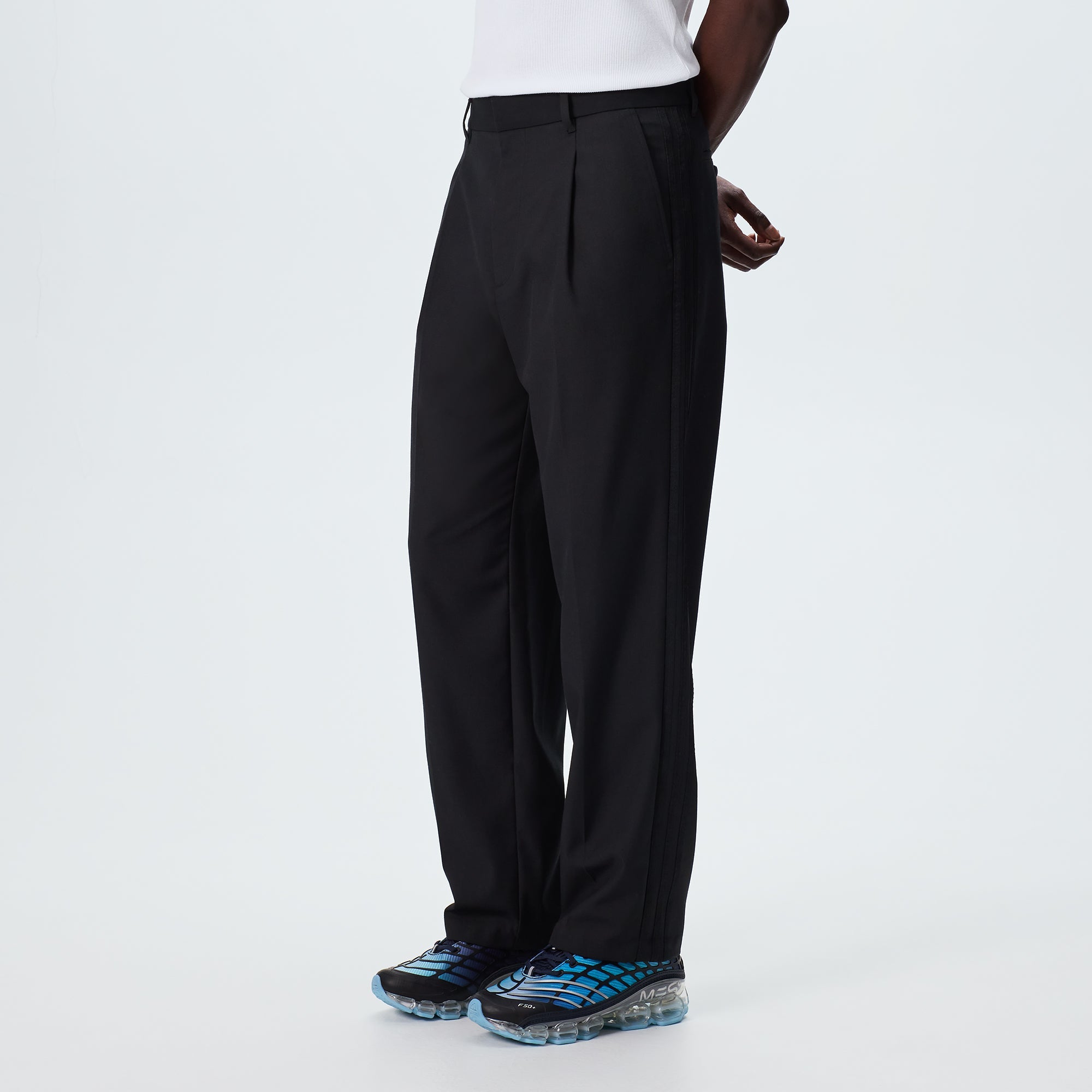 Kith ブラック　長ズボン　Sサイズ Kith Bottoms - Trousers | Kith JP – Kith Japan