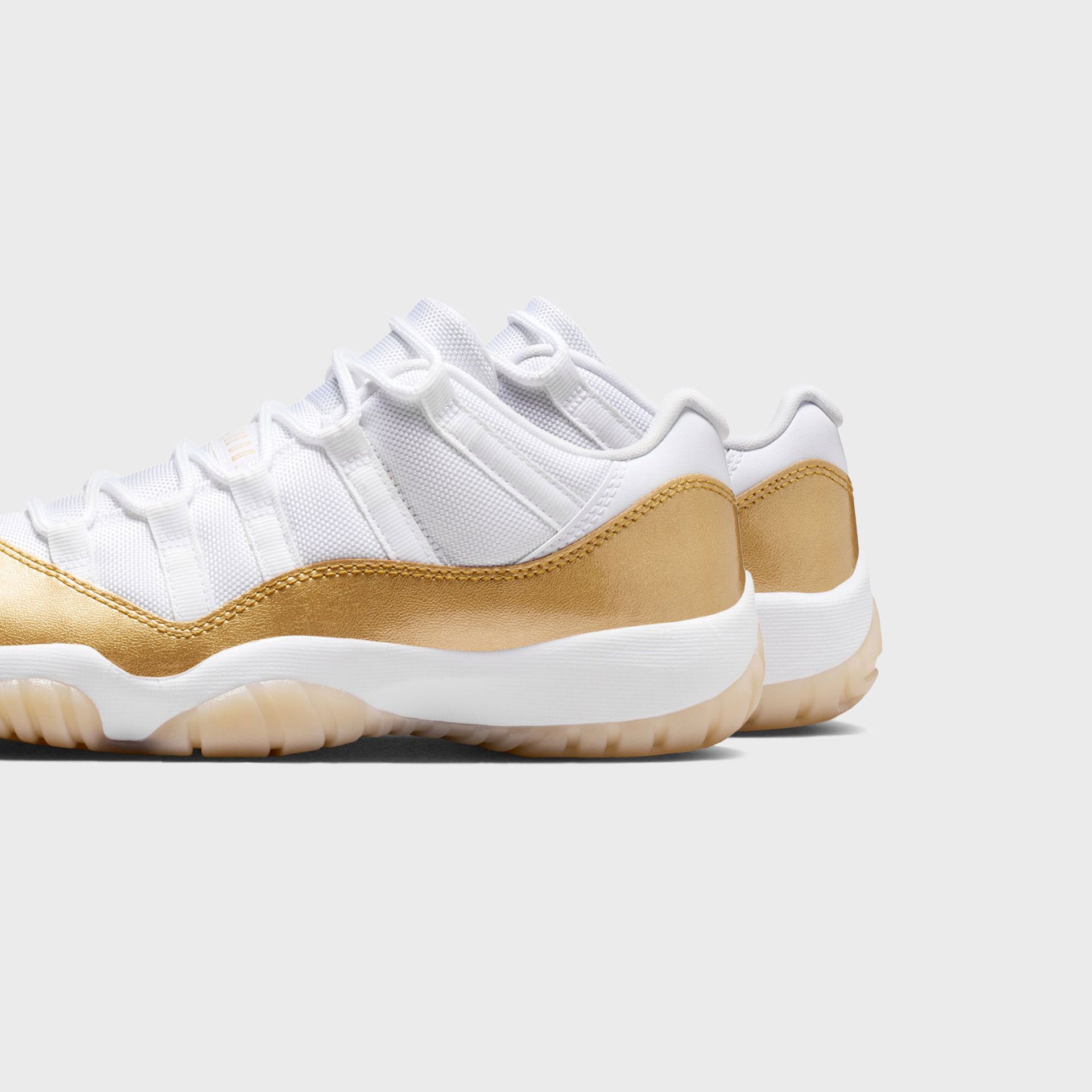 Jordan Air Jordan 11 Low - White / Metallic Gold / Team Gold