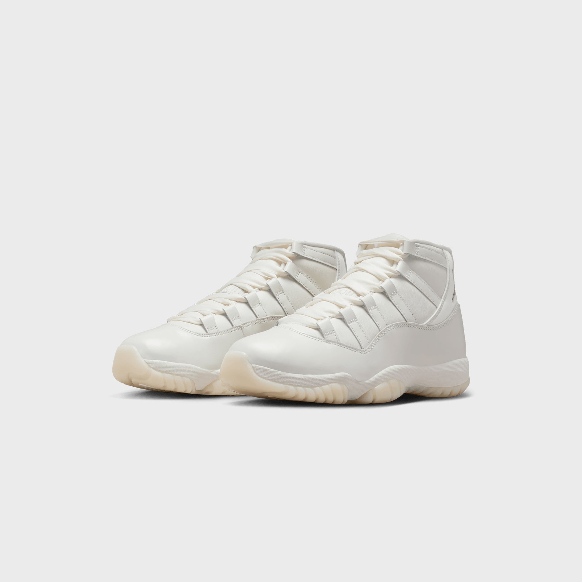 Jordan WMNS Air Jordan 11 Retro - Sail / Pearl Grey / White / Metallic Silver