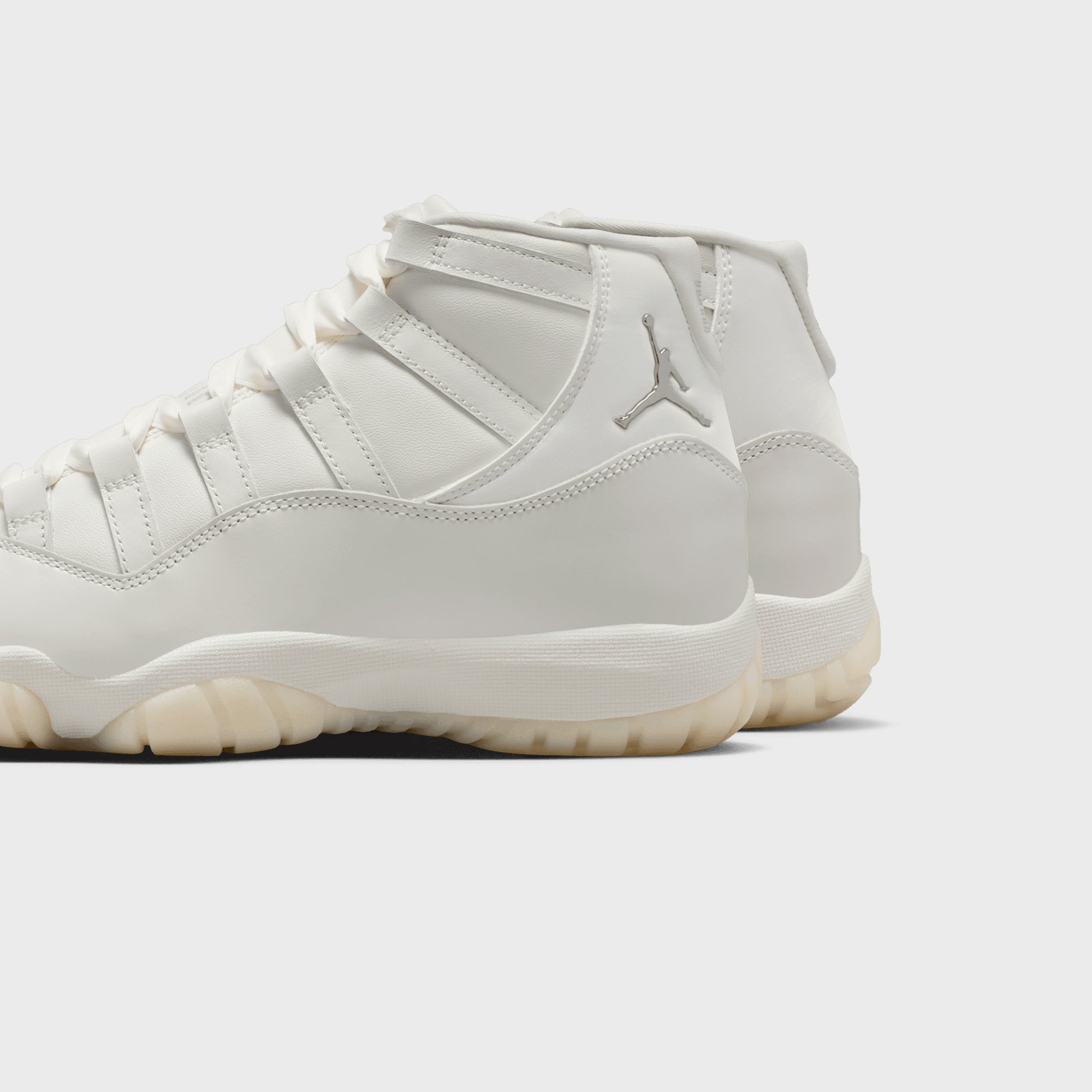 Jordan WMNS Air Jordan 11 Retro - Sail / Pearl Grey / White