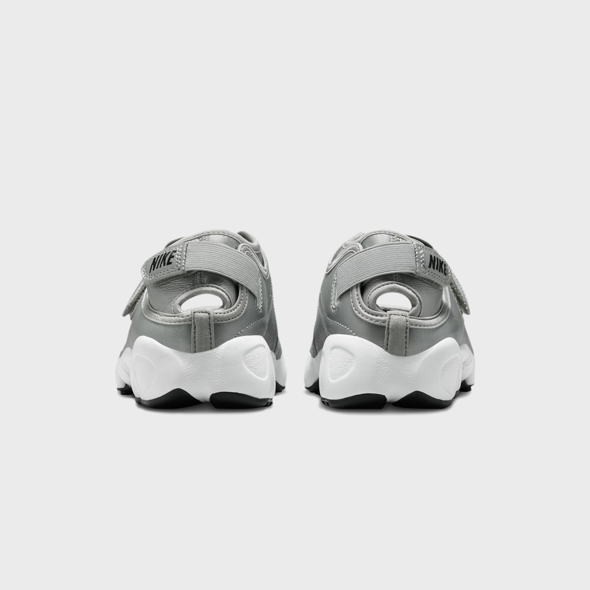 その他  rift Nike WMNS Air Rift - Metallic Silver / Black – Kith Japan