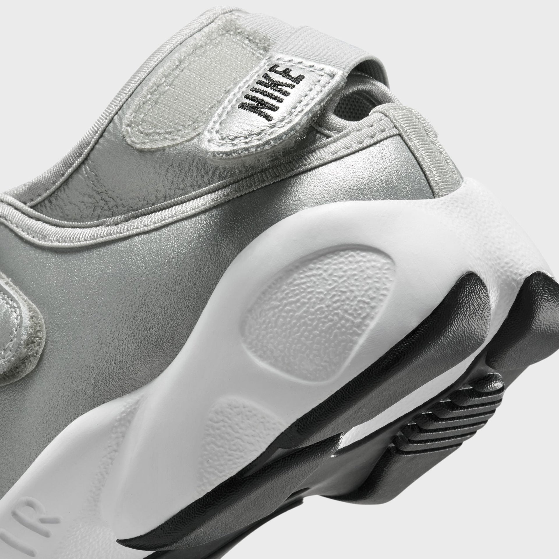 Nike WMNS Air Rift - Metallic Silver / Black