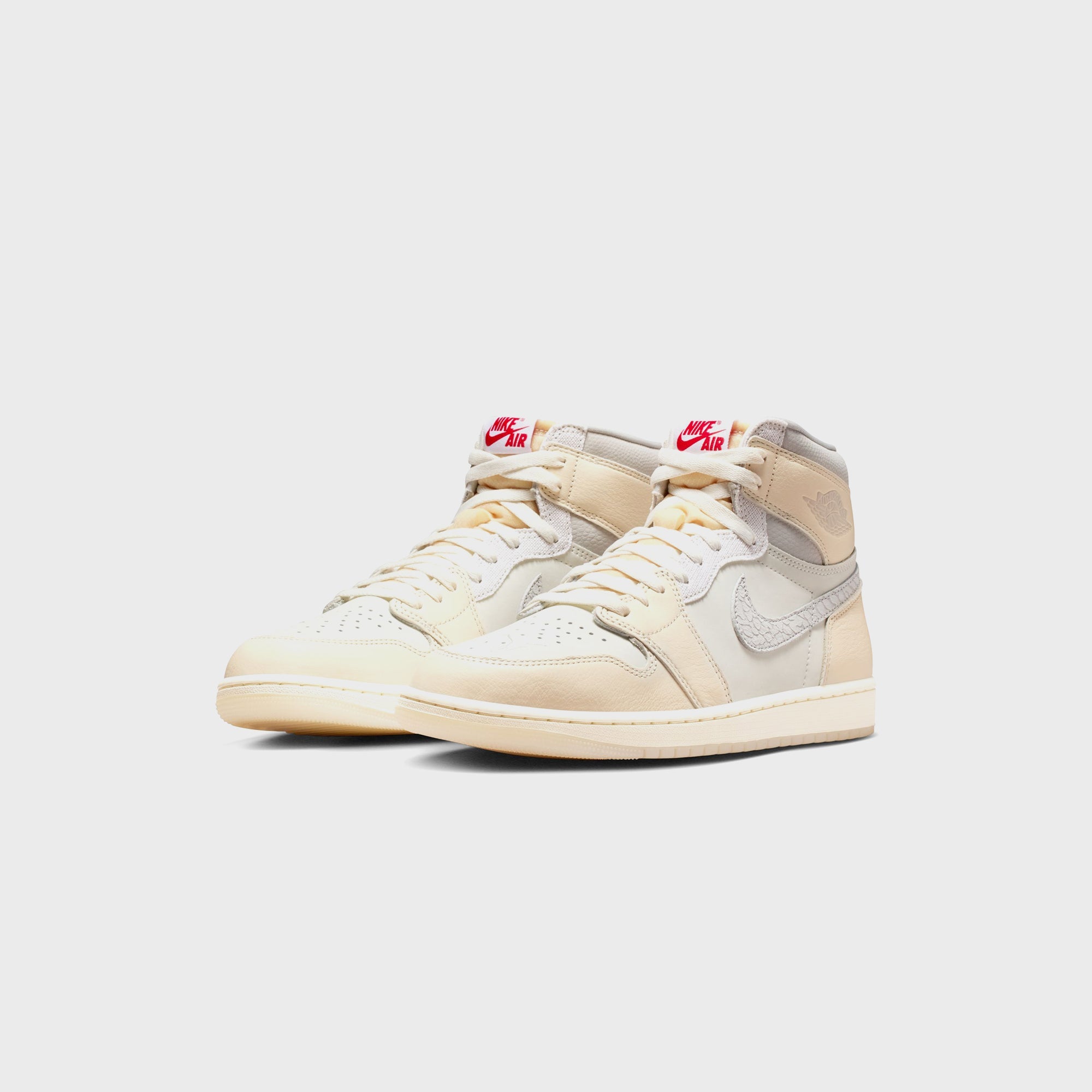 Jordan Air Jordan 1 Retro High OG - Sail / University Red / Pale