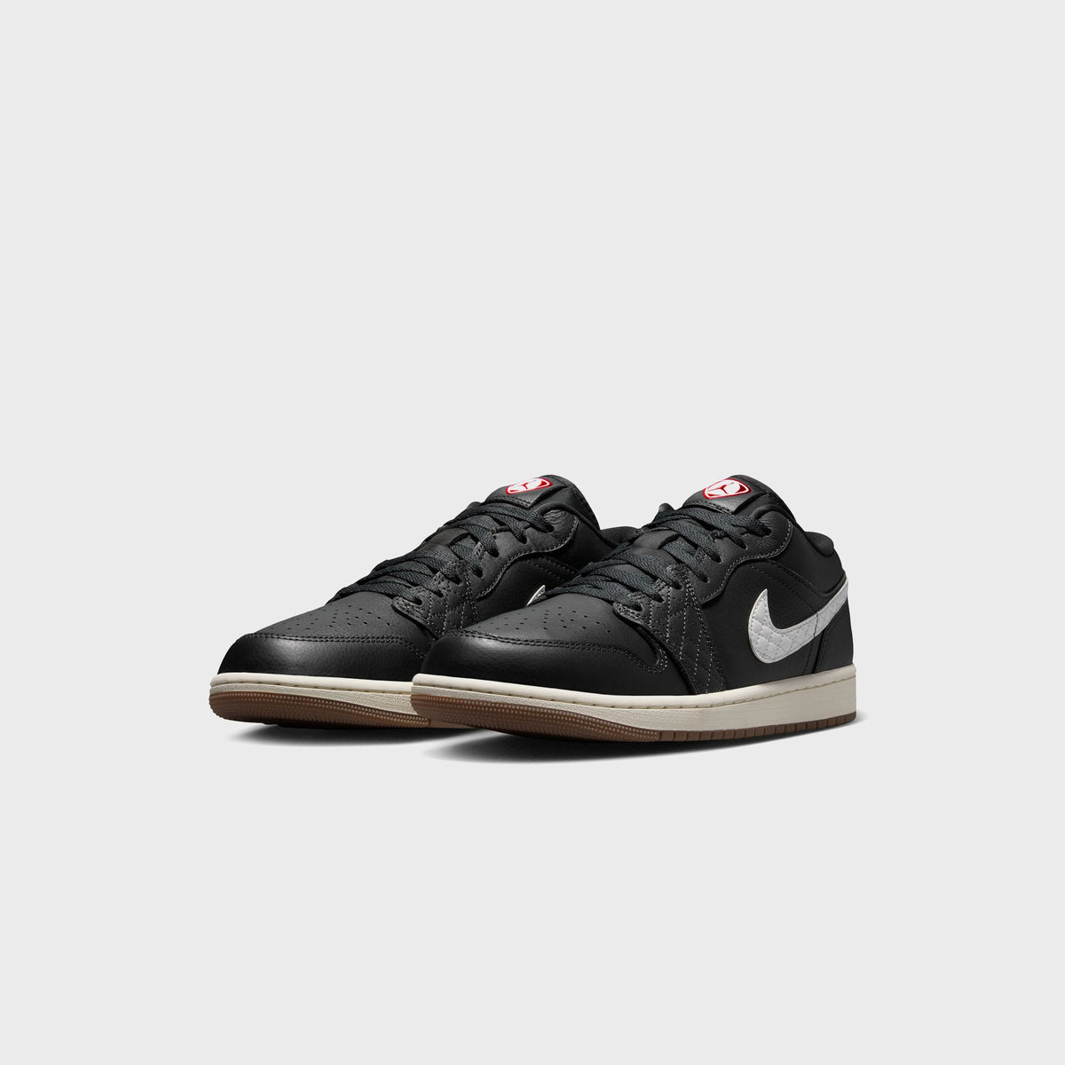 Jordan Air Jordan 1 Low SE - Off-Noir / University Red / Game Royal / Sail