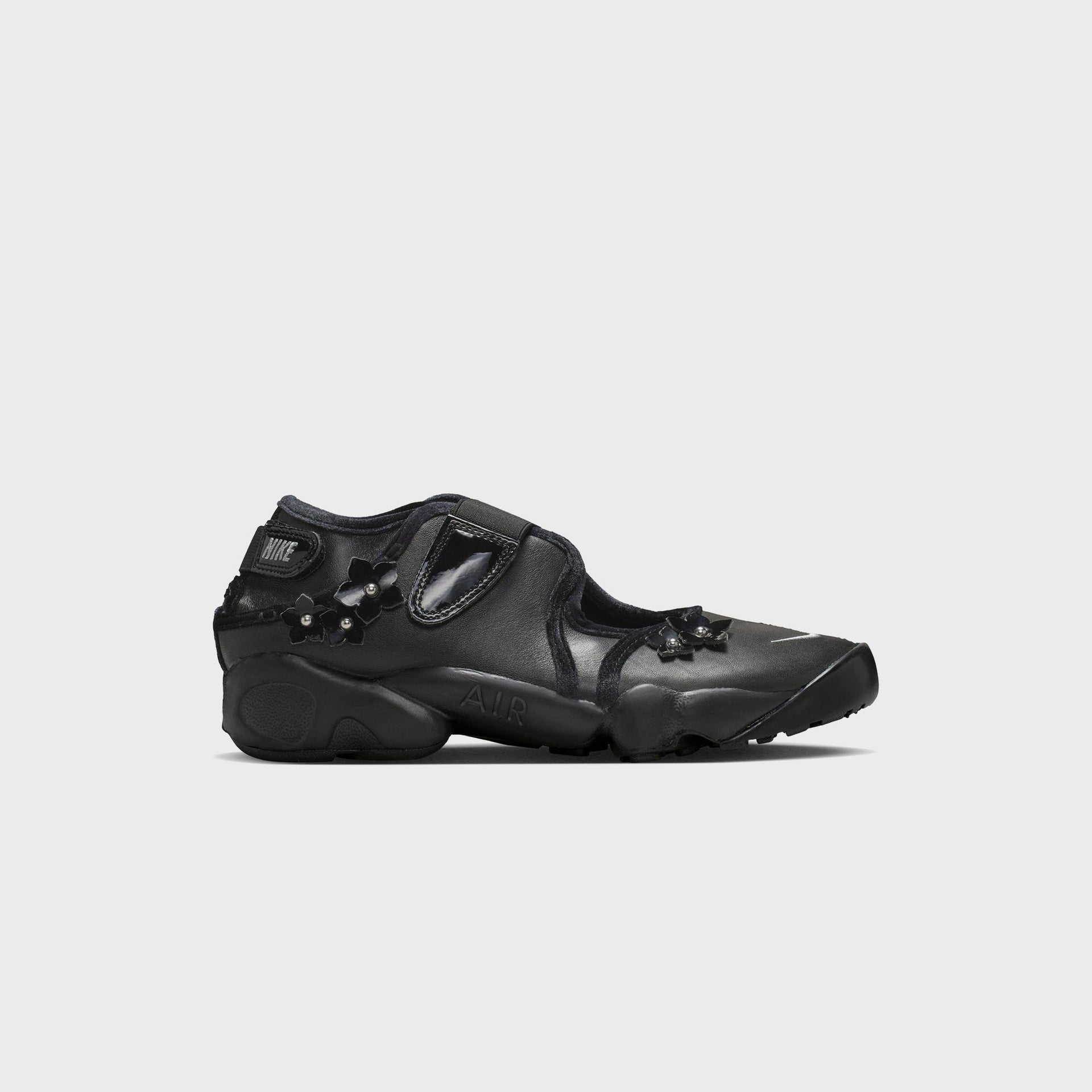 Nike WMNS Air Rift "Florette" - Black / Wolf Grey / Metallic Silver