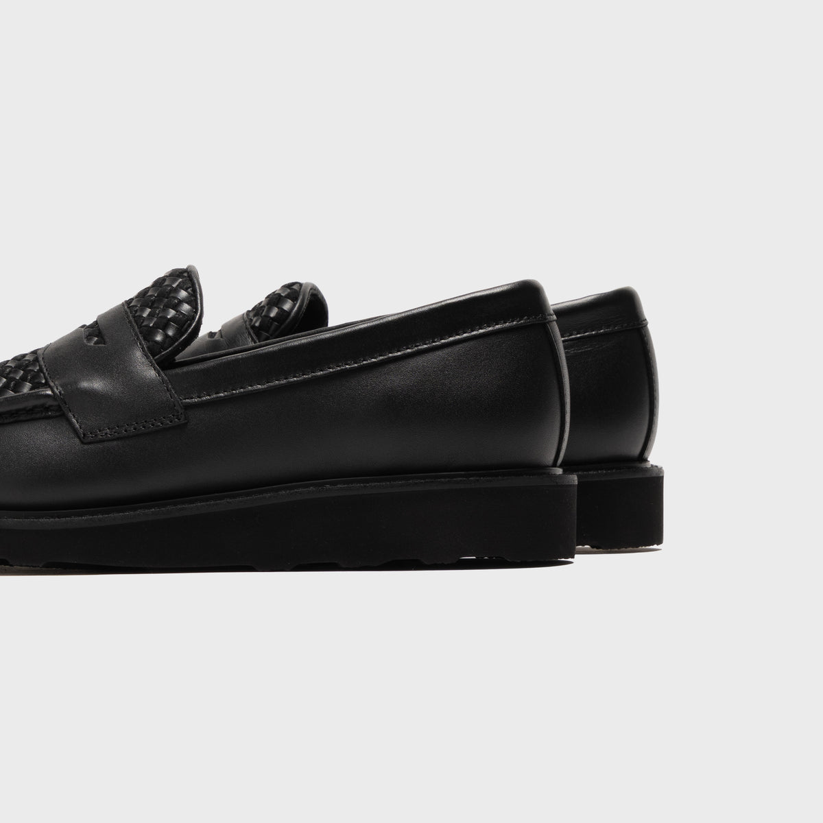 CAMINANDO Weaving Loafer - Black