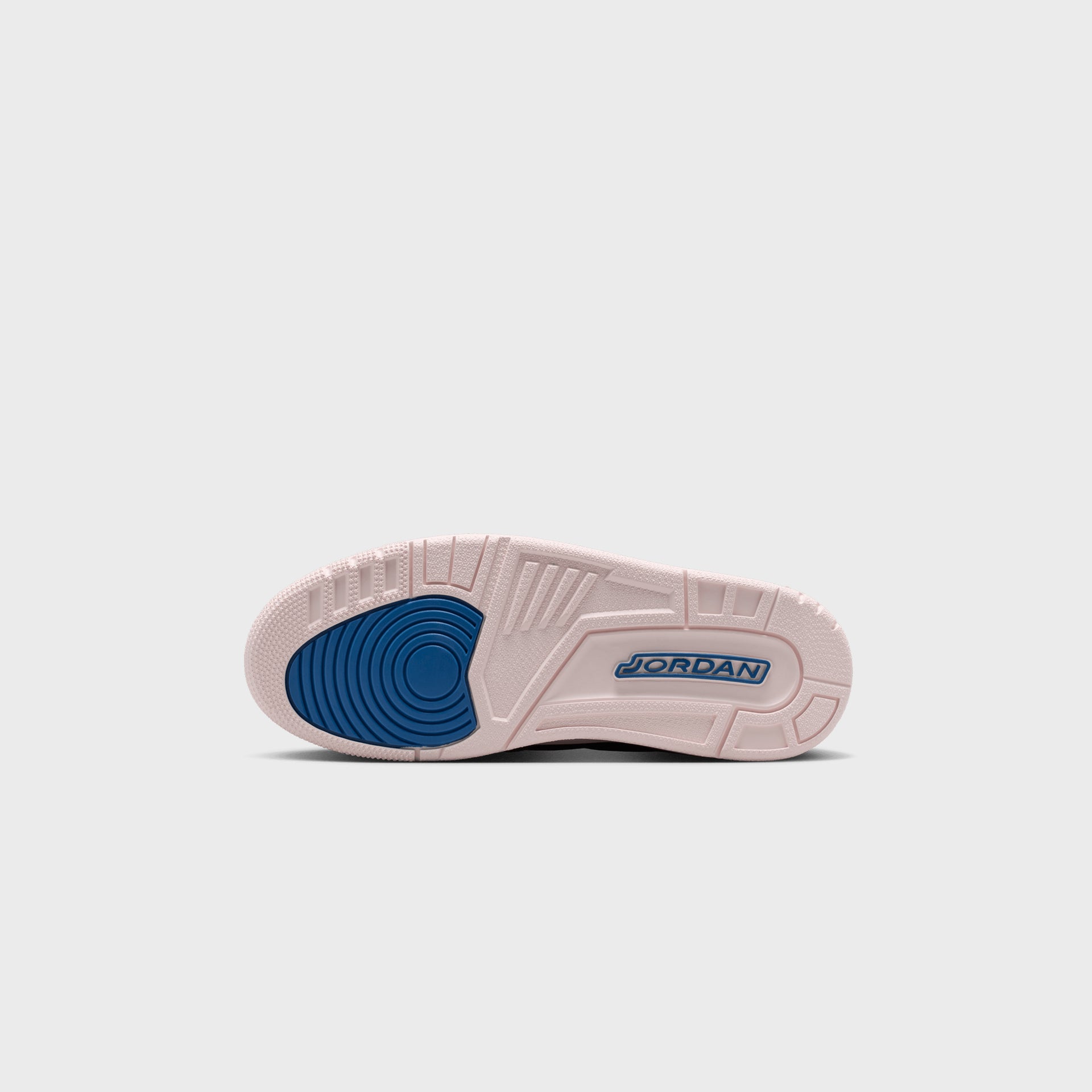 Jordan WMNS Air Jordan 3 Retro - Obsidian / Track Red / Beyond Blue / Chalk