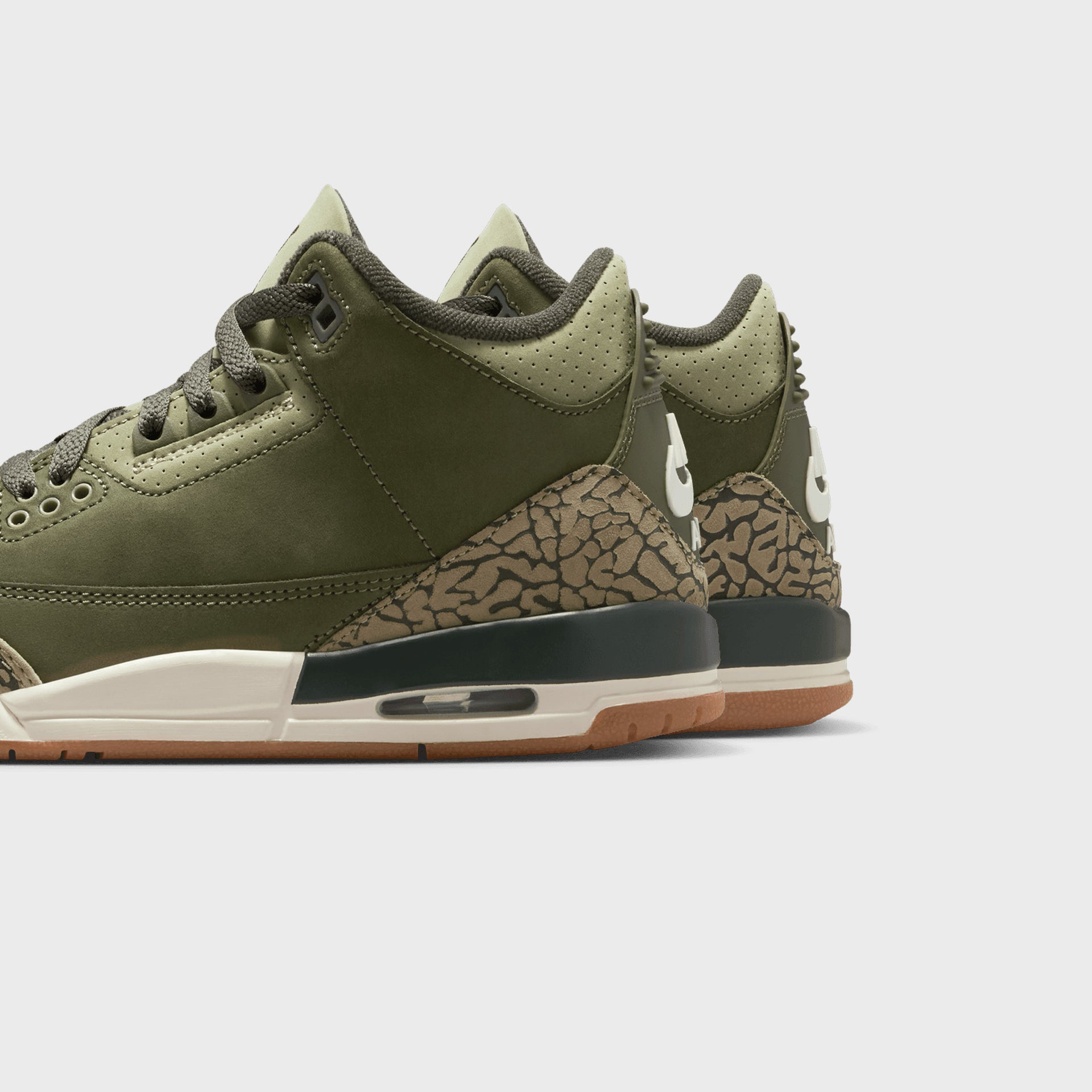 Jordan GS Air Jordan 3 Retro - Medium Olive / Sequoia / Neutral Olive / Sail