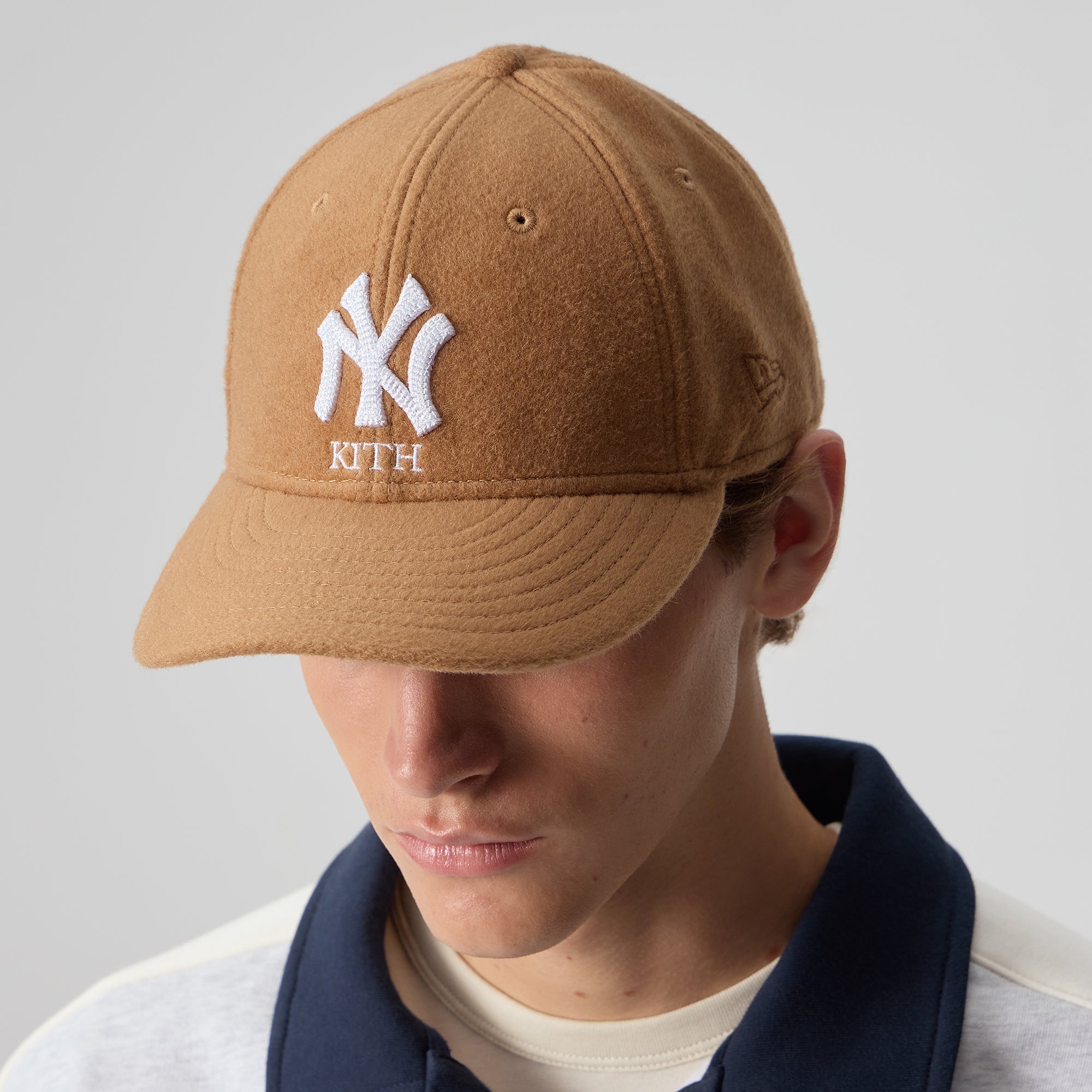 Kith レザー ロゴキャップ ブラウン Kith Velvet Patina Bay Low Pinch Crown Snapback - Clever – Kith Europe