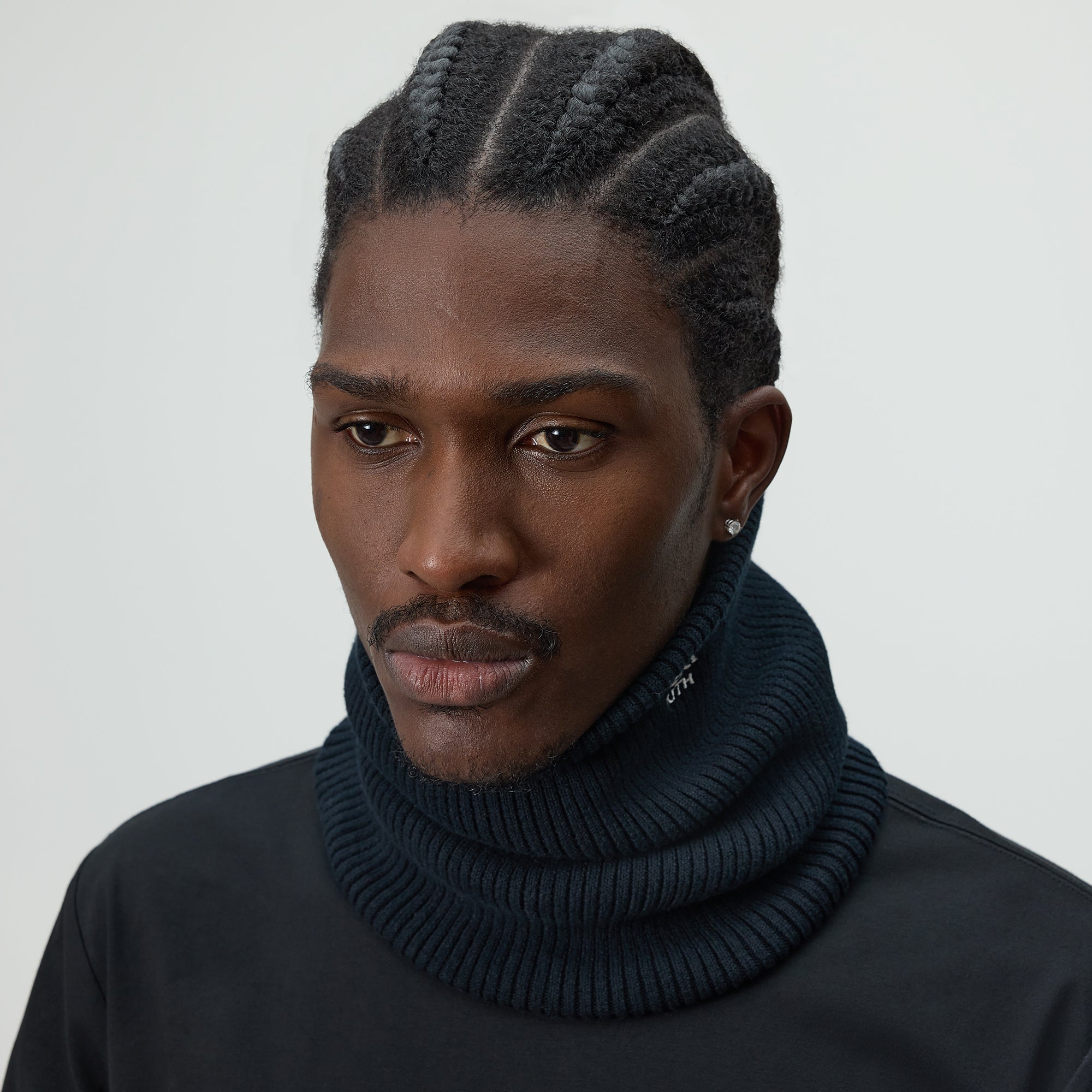 Kith Ribbed Neck Warmer - Black – Kith Japan