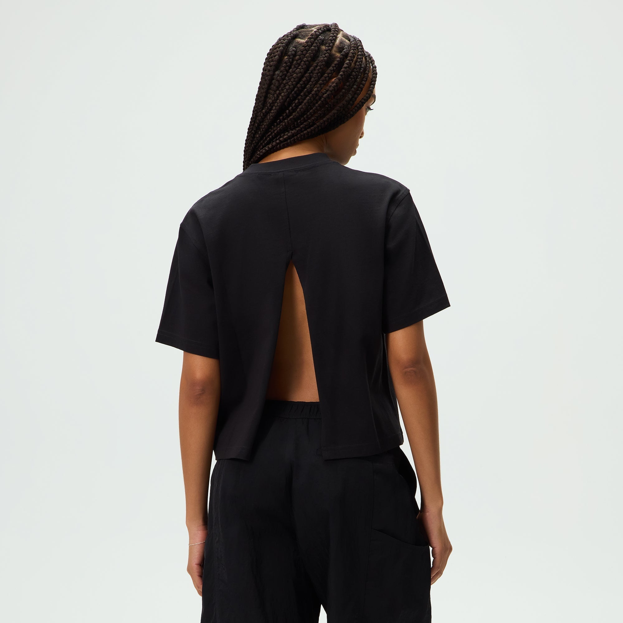Kith Women Syril Split Back Tee - Black – Kith Japan