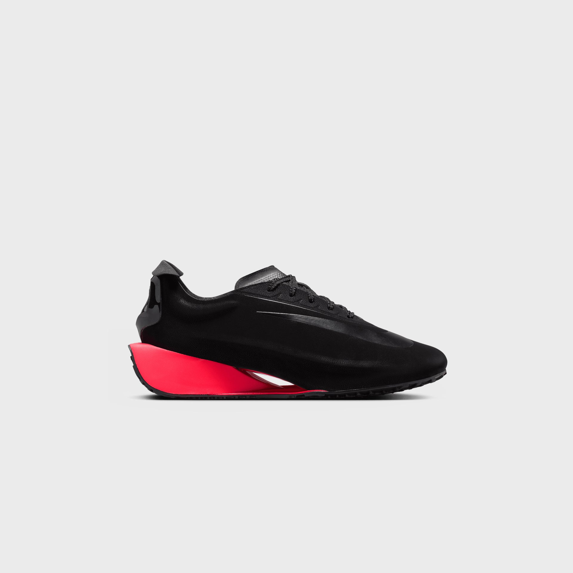Nike WMNS First Sight Noir - Black / Light Crimson