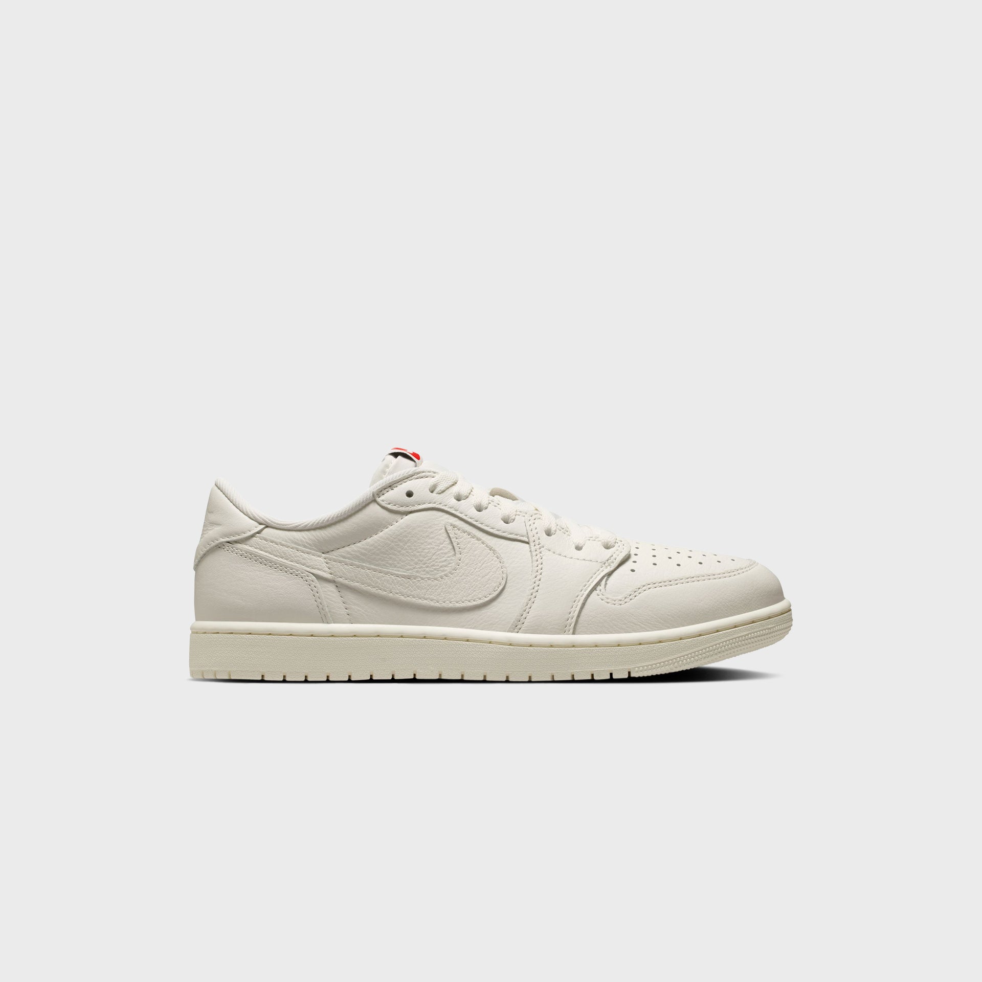 Jordan Air Jordan 1 Retro Low OG - Sail / University Red / Sail