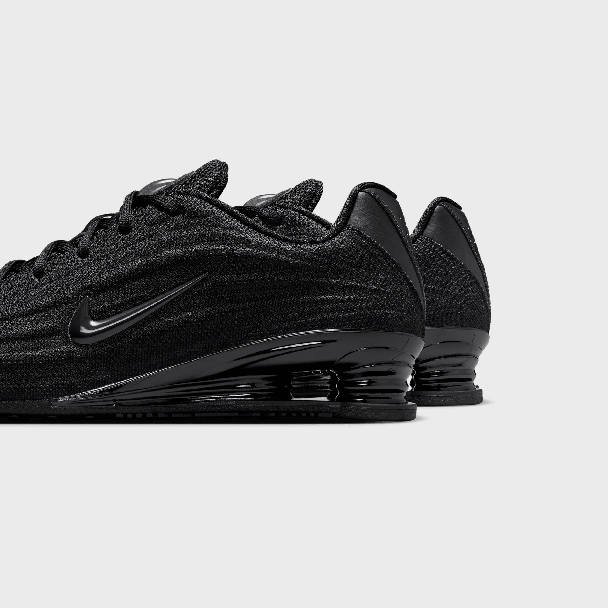 Nike WMNS Shox Z - Black /Black Univ Red – Kith Japan