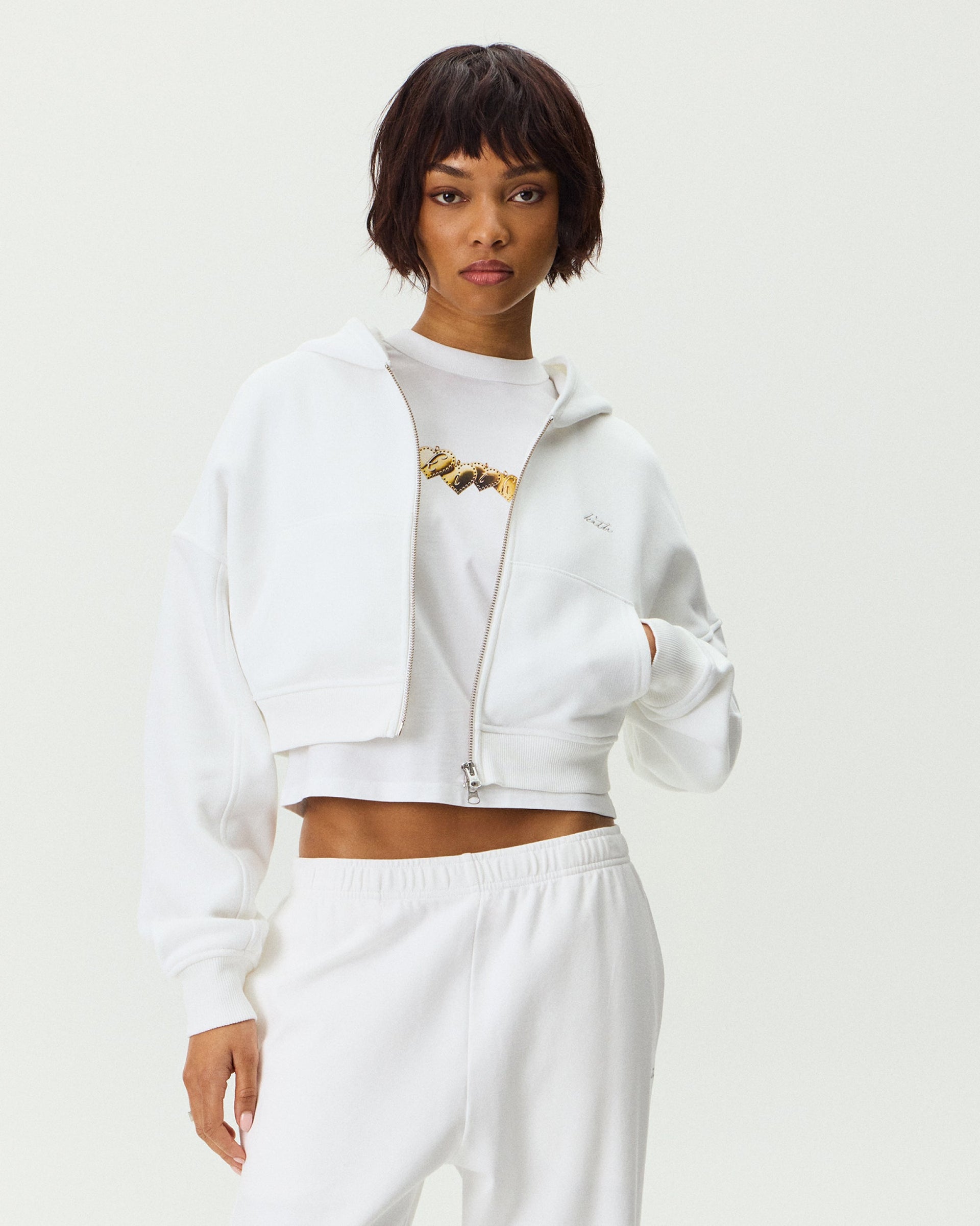 gid://shopify/MediaImage/45932269175060