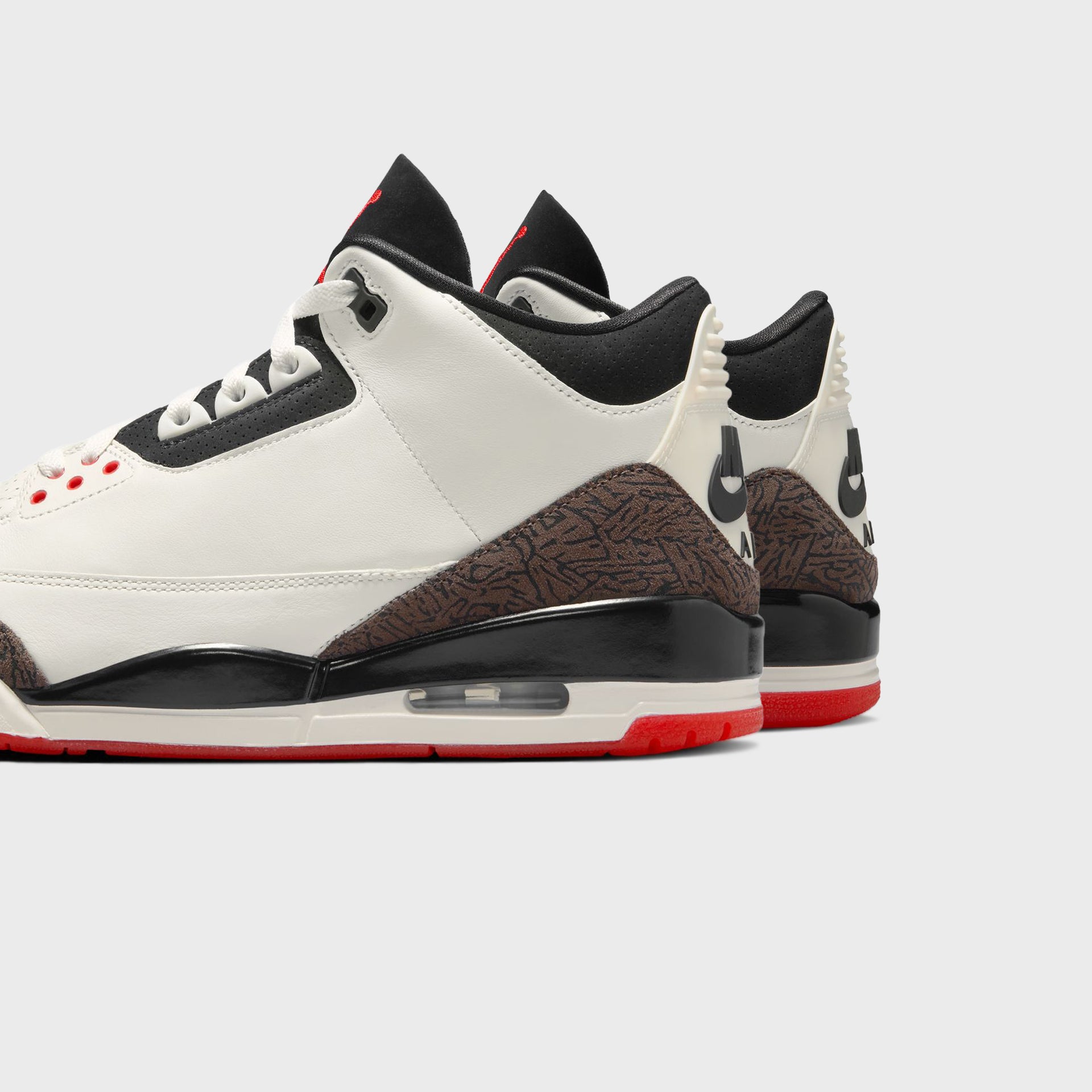 Jordan Air Jordan 3 Retro OG - Sail / Black / University Red / Pale Ivory / Palomino