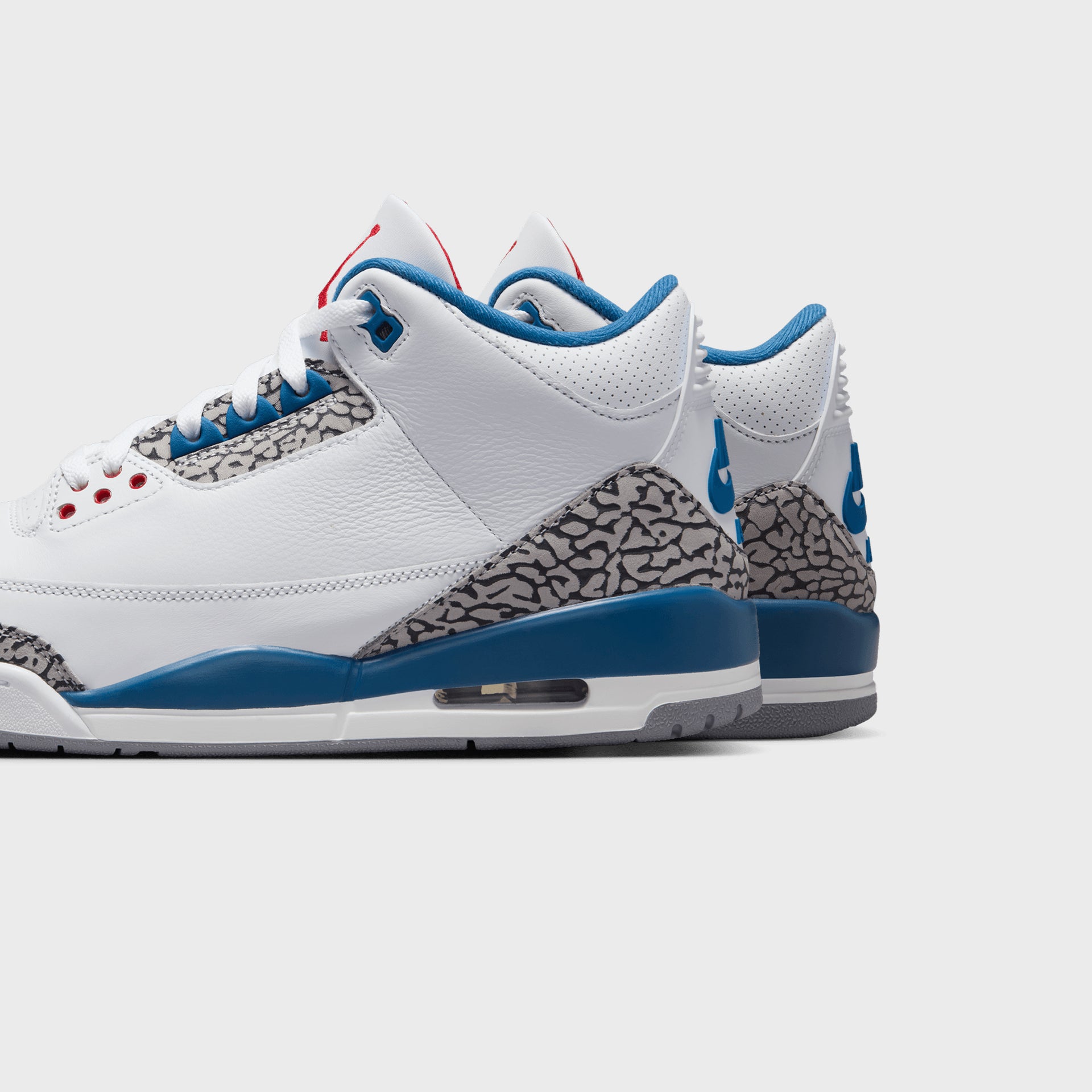Jordan Air Jordan 3 Retro OG - White / Varsity Red / True Blue / Cement Grey / Anthracite