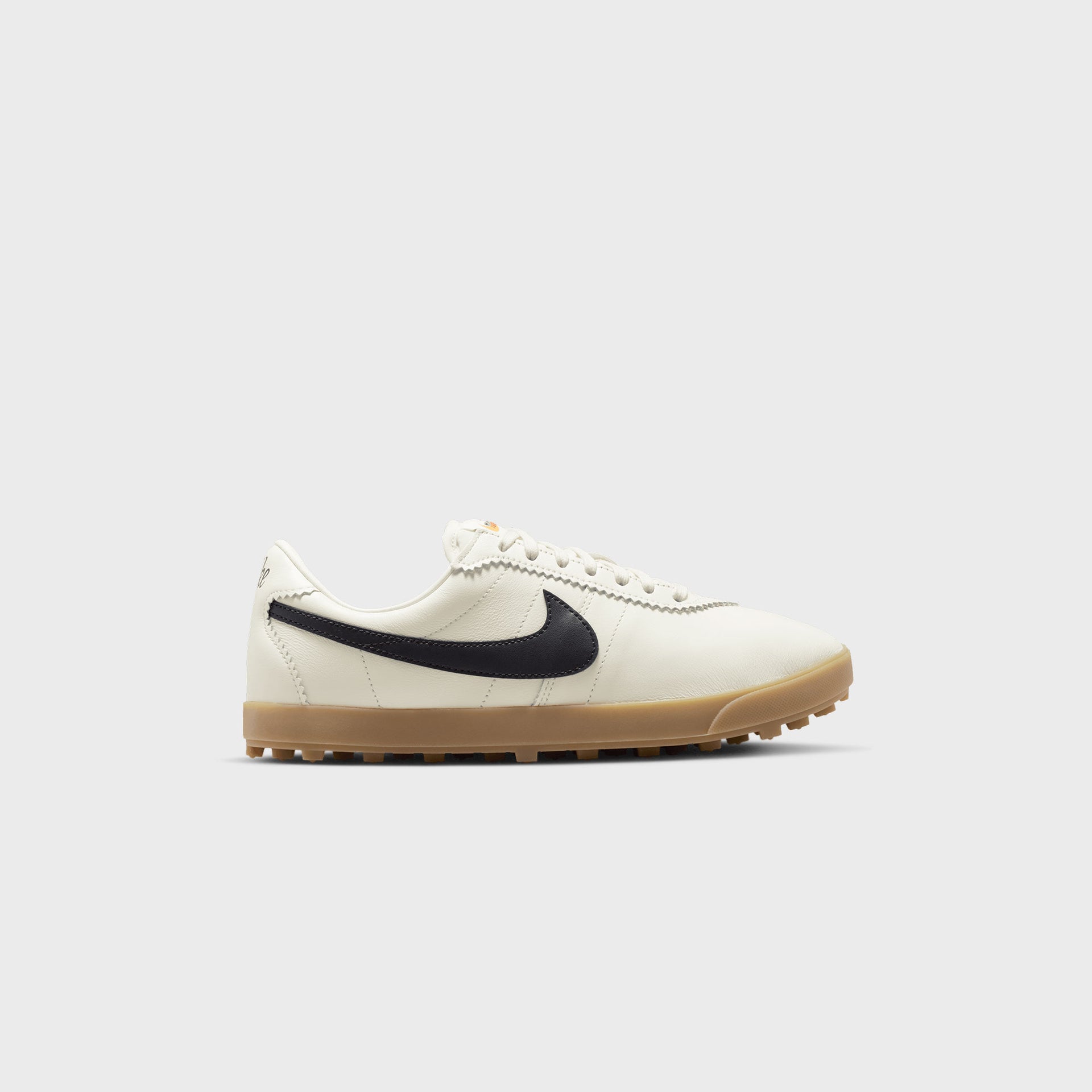 Nike WMNS Astrograbber LTHR - Sail / Black Gum / Light Brown
