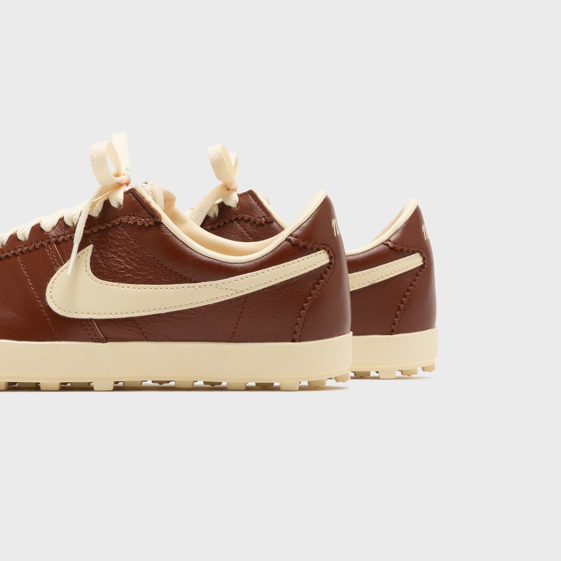 Nike WMNS Astrograbber LTHR - Cinnamon / Muslin / Sail
