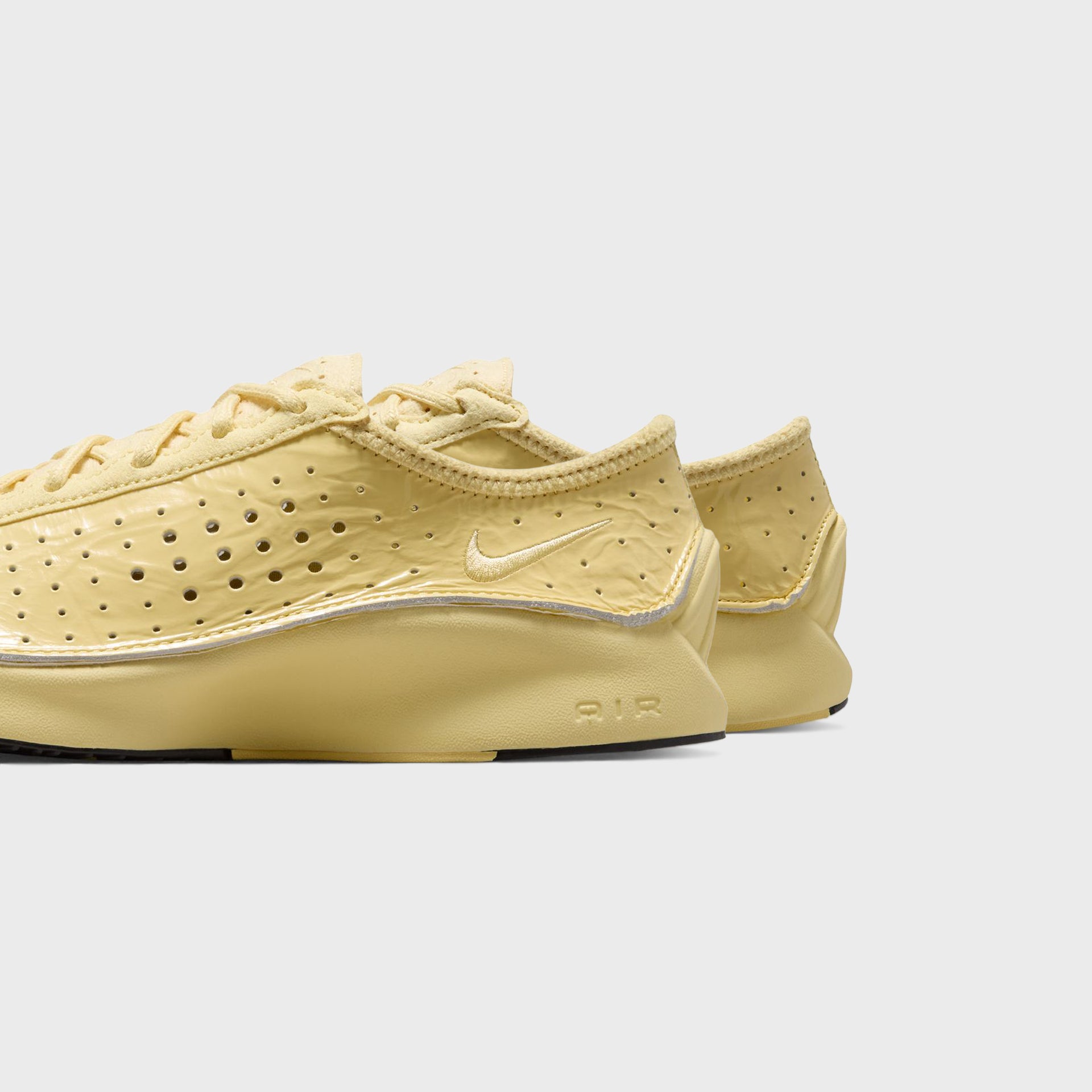 Nike Air Superfly - Soft Yellow / Soft Yellow / Black / Soft Yellow