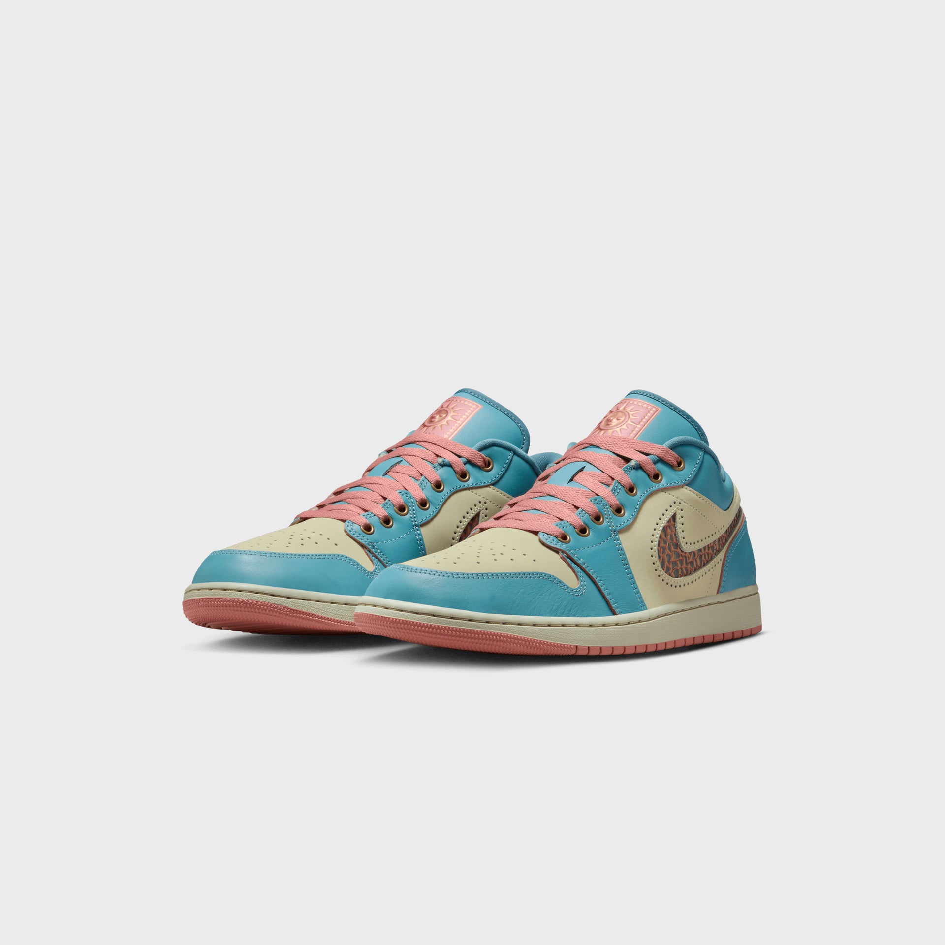 Jordan Air Jordan 1 Low SE - Somos Eternos / Denim Turquoise