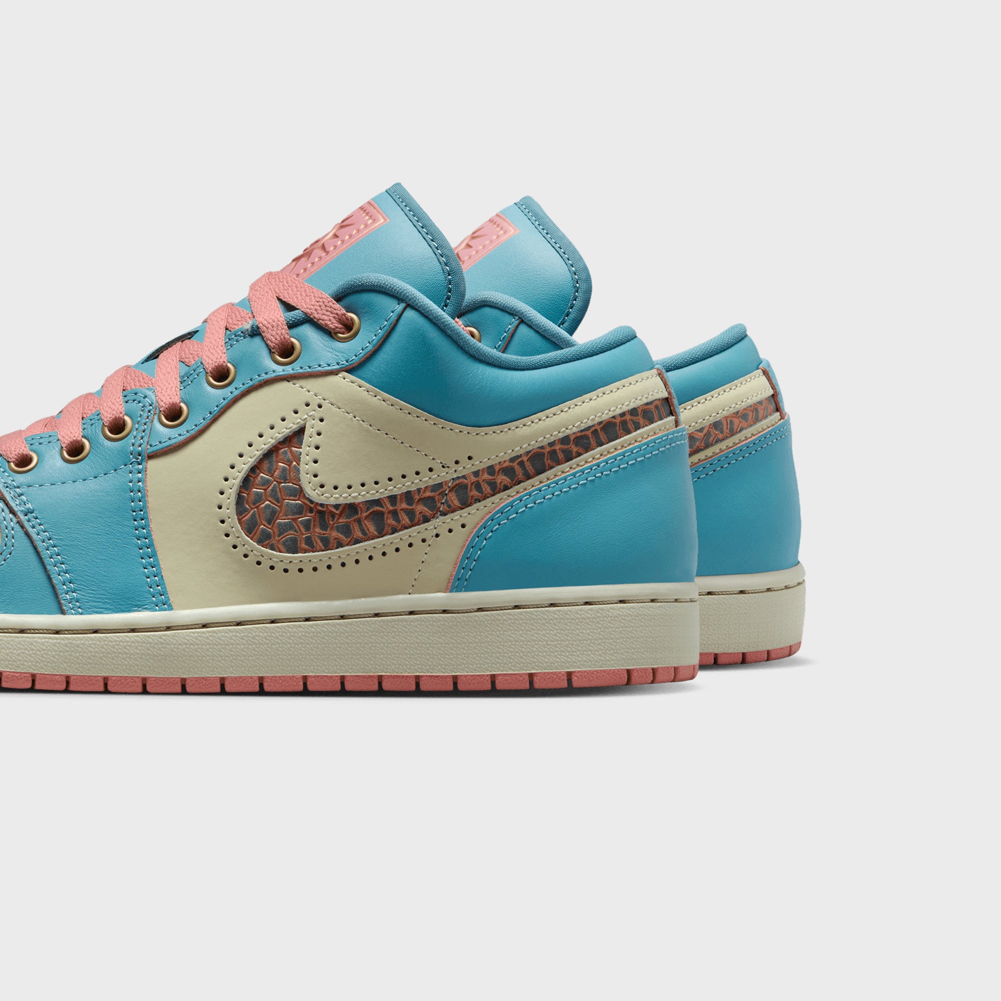 Jordan Air Jordan 1 Low SE - Somos Eternos / Denim Turquoise
