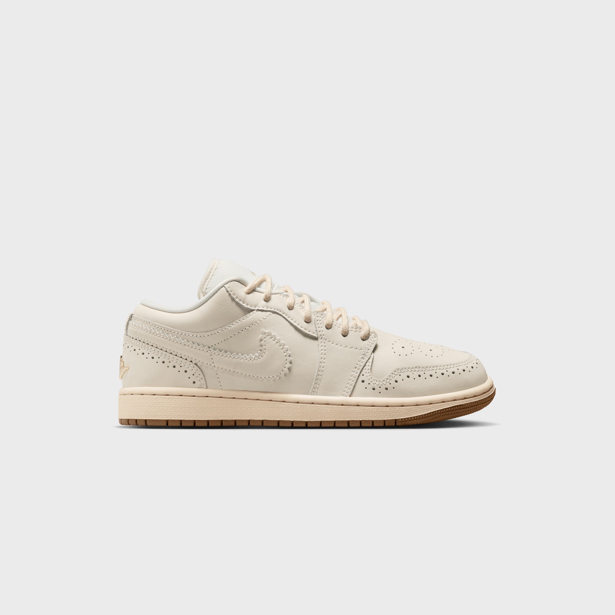 Jordan WMNS Air Jordan 1 Low SE - Chalk / Chalk / Mtlc Gold