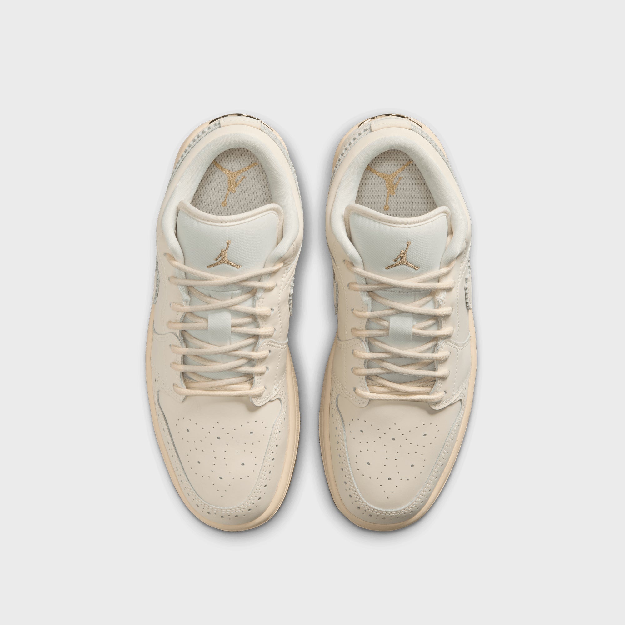 Jordan WMNS Air Jordan 1 Low SE - Chalk / Chalk / Mtlc Gold
