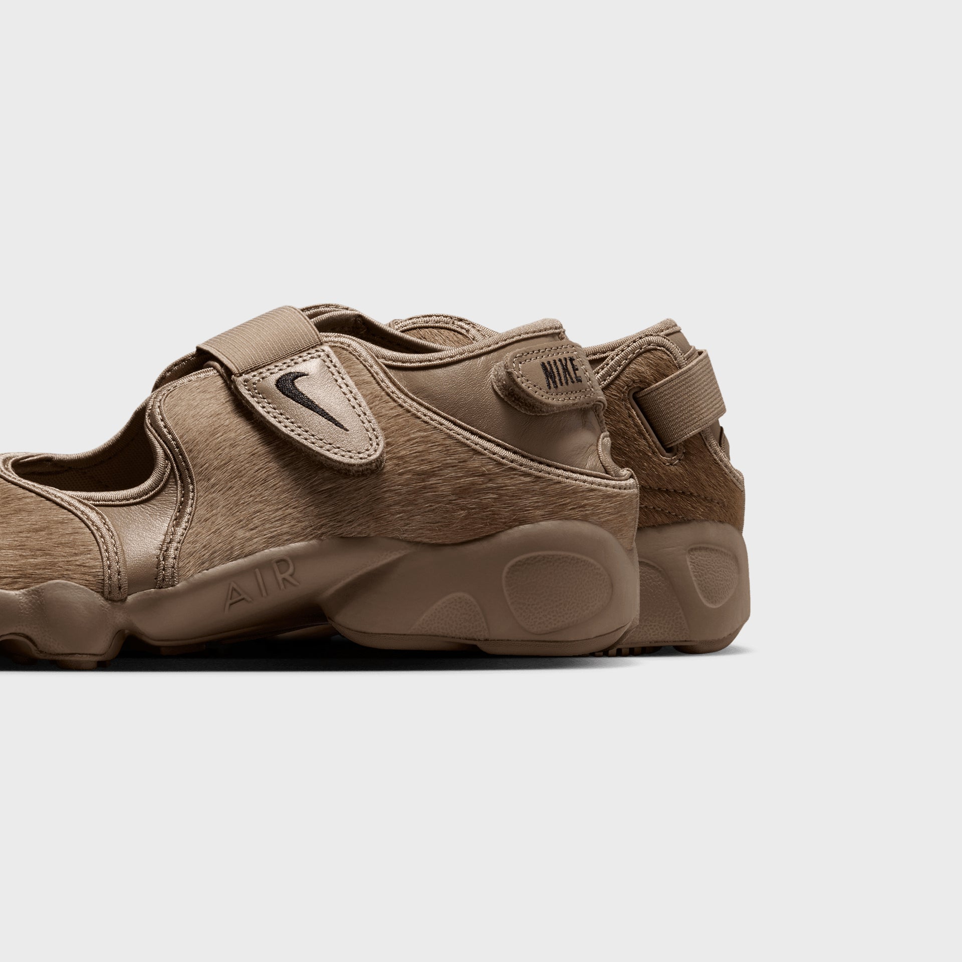 Nike WMNS Air Rift Pony - Dark Driftwood / Black