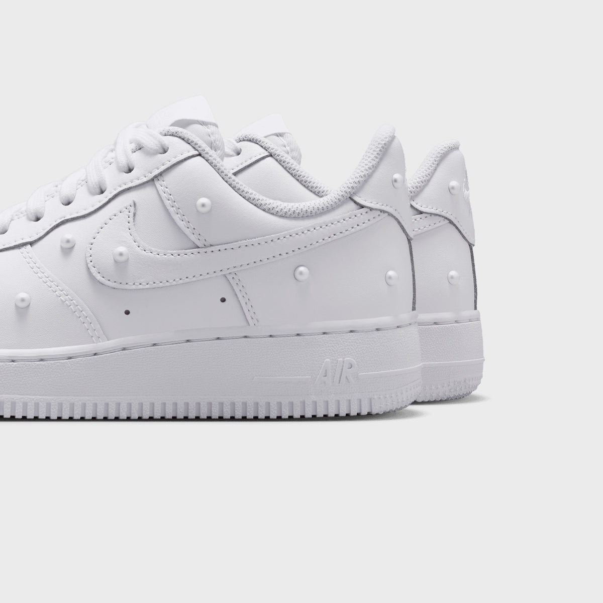 Nike Air Force 1 '07 SE - White / White / Metallic Summit White