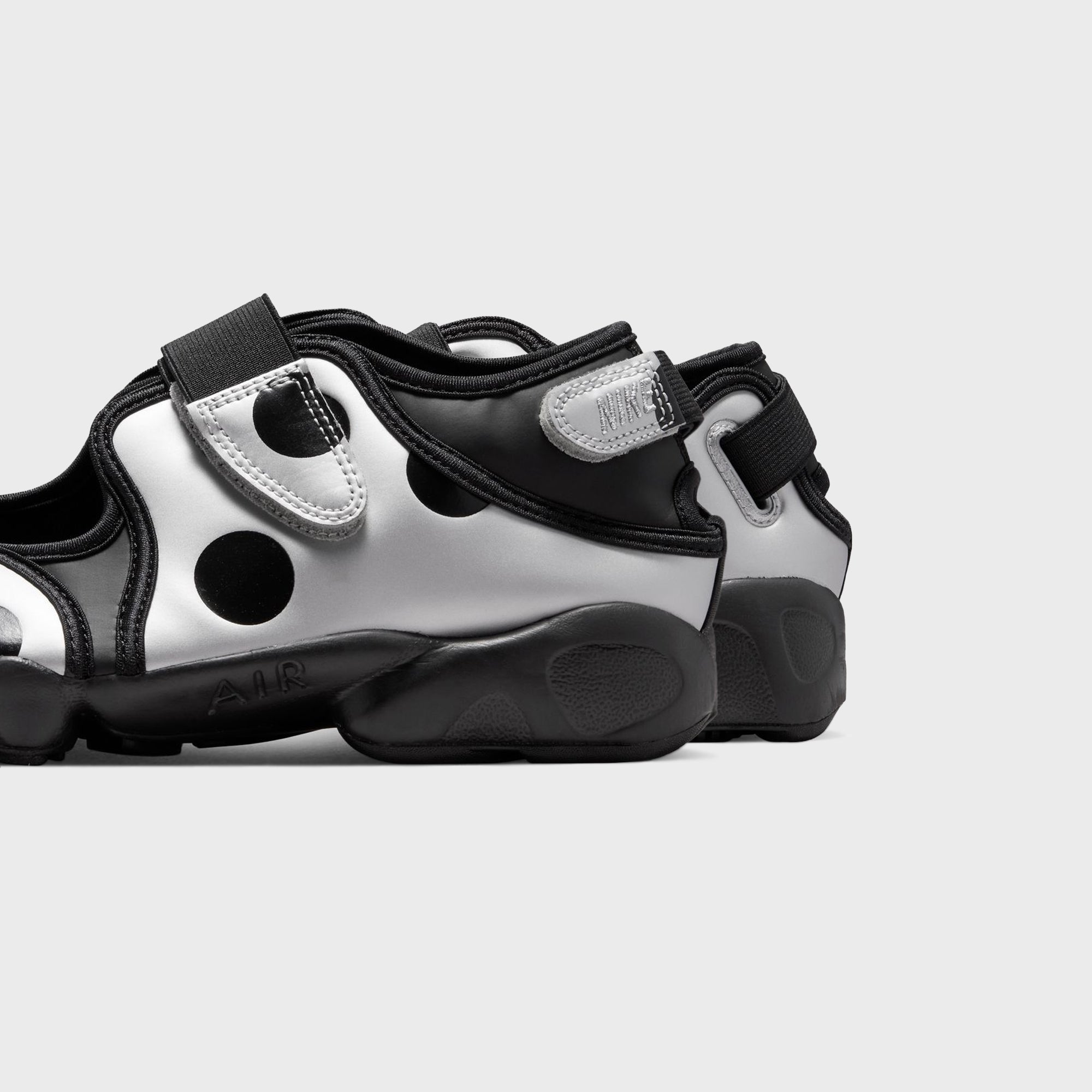 Nike Air Rift Dot - Black /Black / Metallic Silver – Kith Japan
