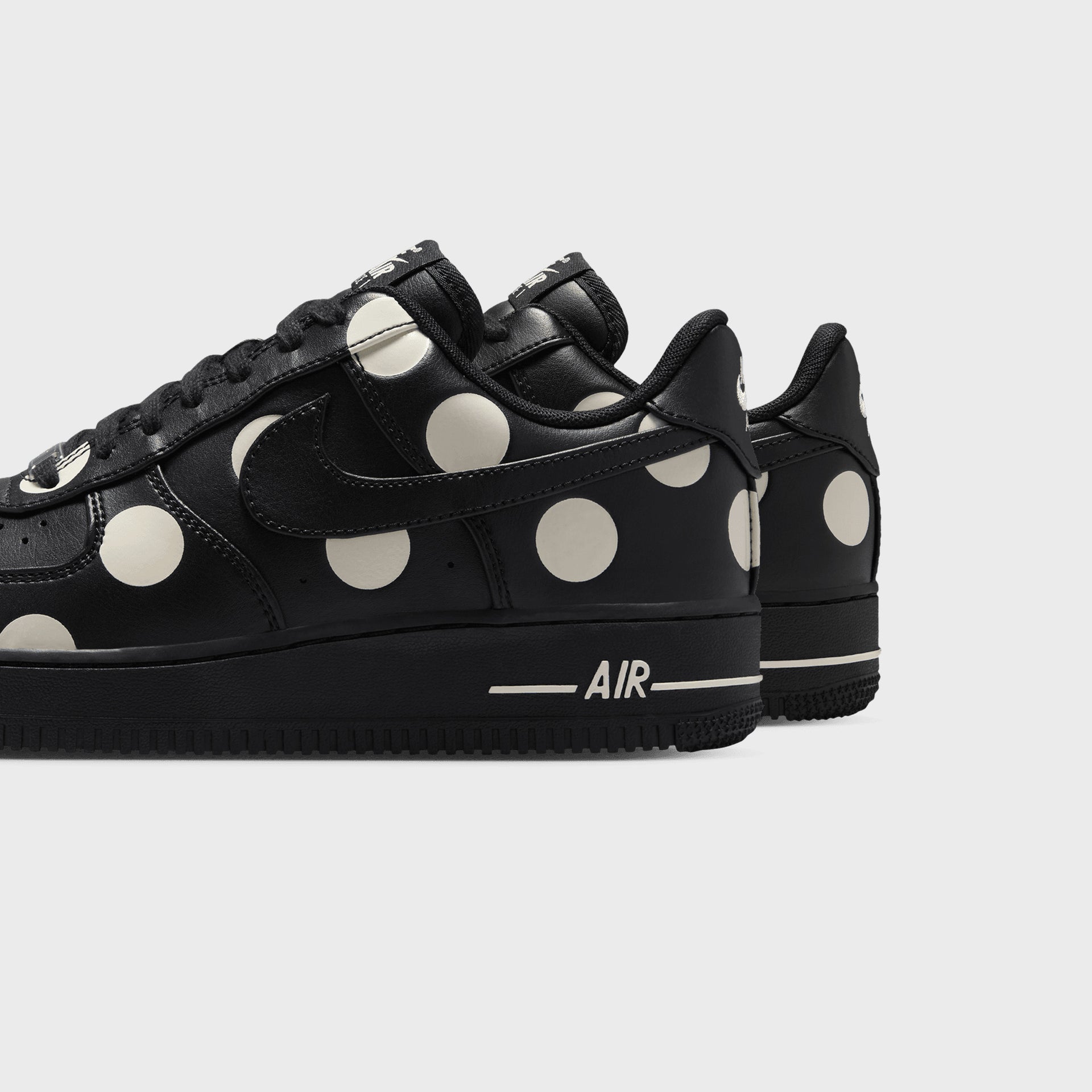 Nike WMNS Air Force 1 '07 - Black / Cream