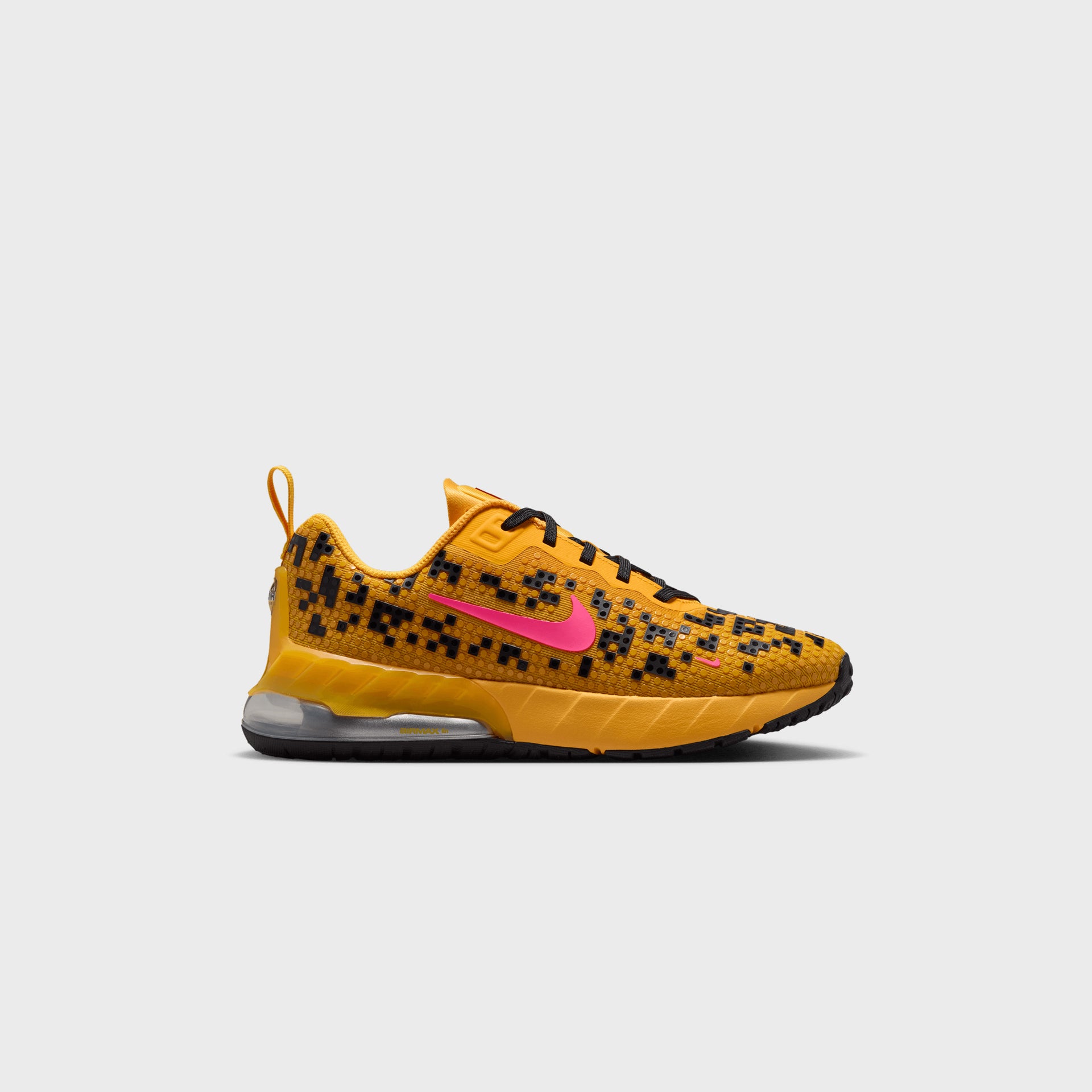 Nike Air Max Phoenix × LEGO - University Gold / Black