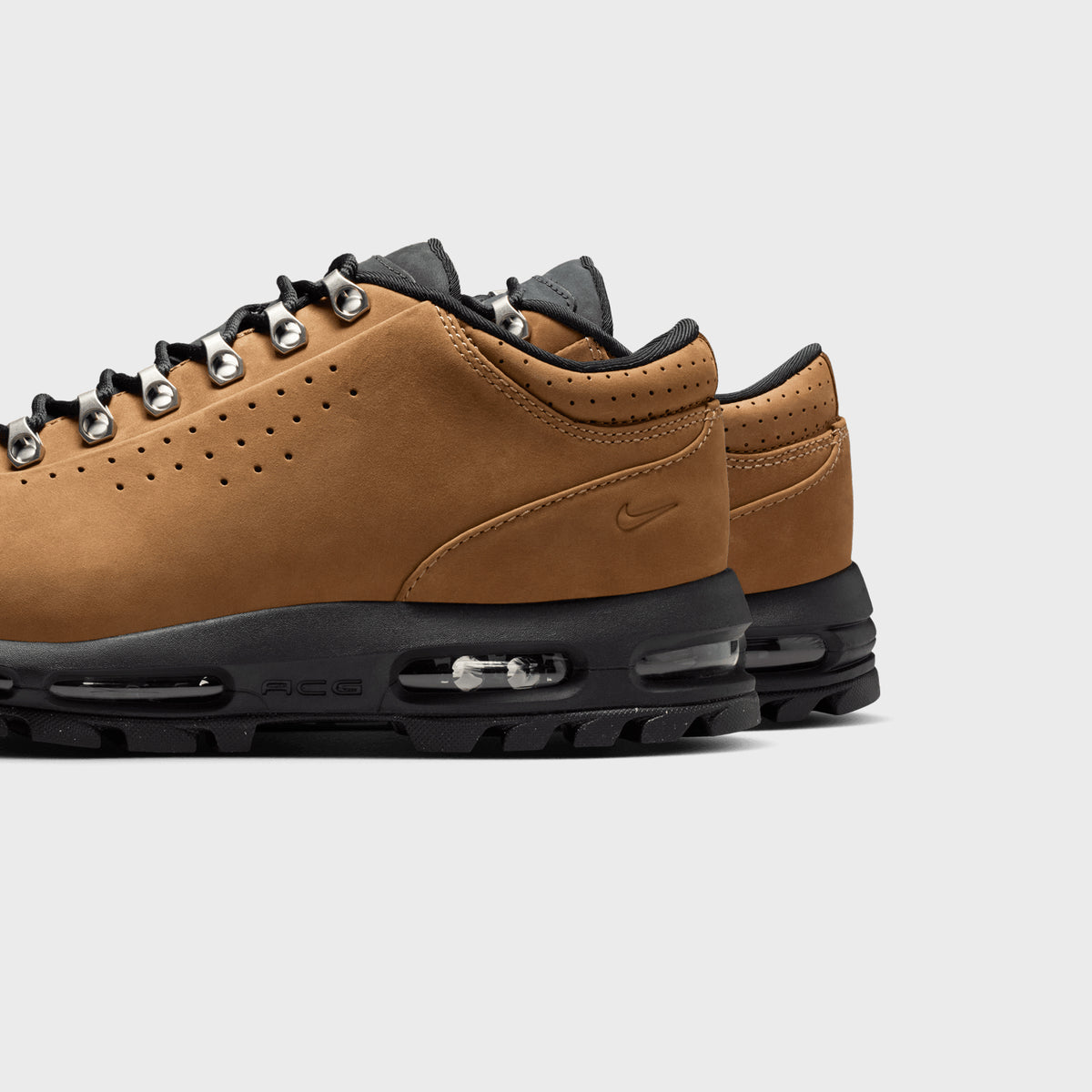 Nike Air Max Goadome Low SP - Taupe / University Red / Black