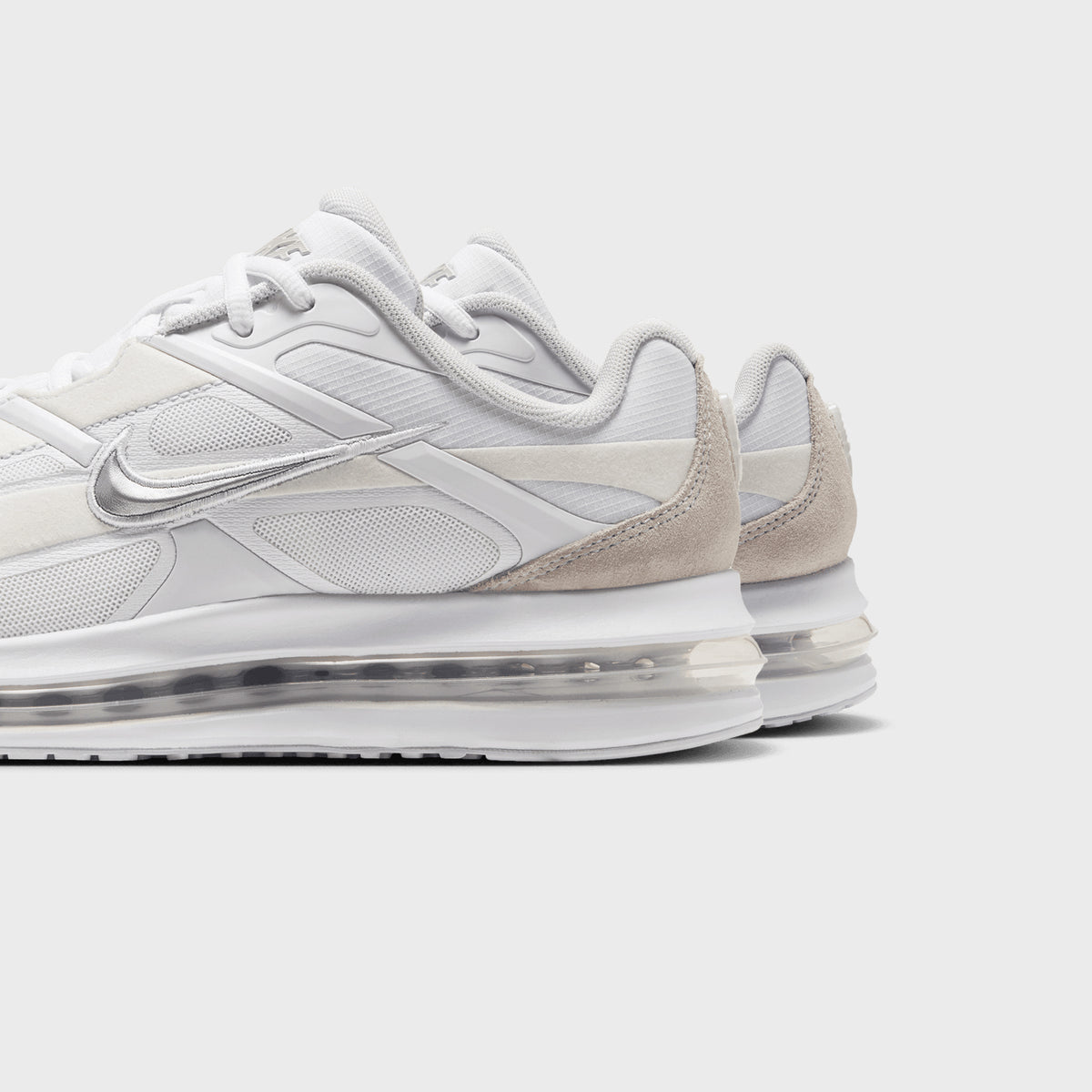 Nike Air Max Metro - White / Photon Dust / Illusion Green / Metallic Silver