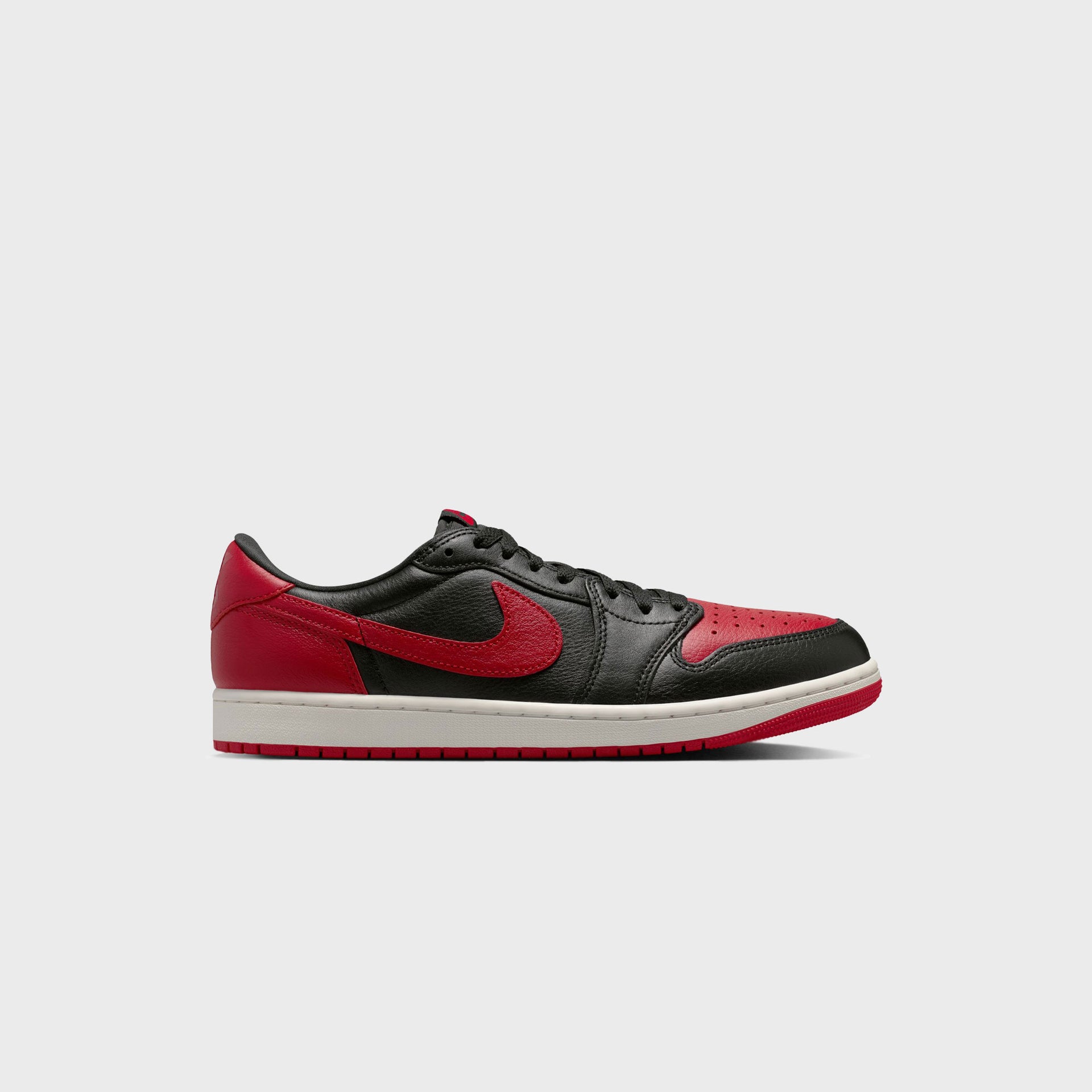 Jordan Air Jordan 1 Retro Low OG - Black / Black / Varsity Red / Summit White