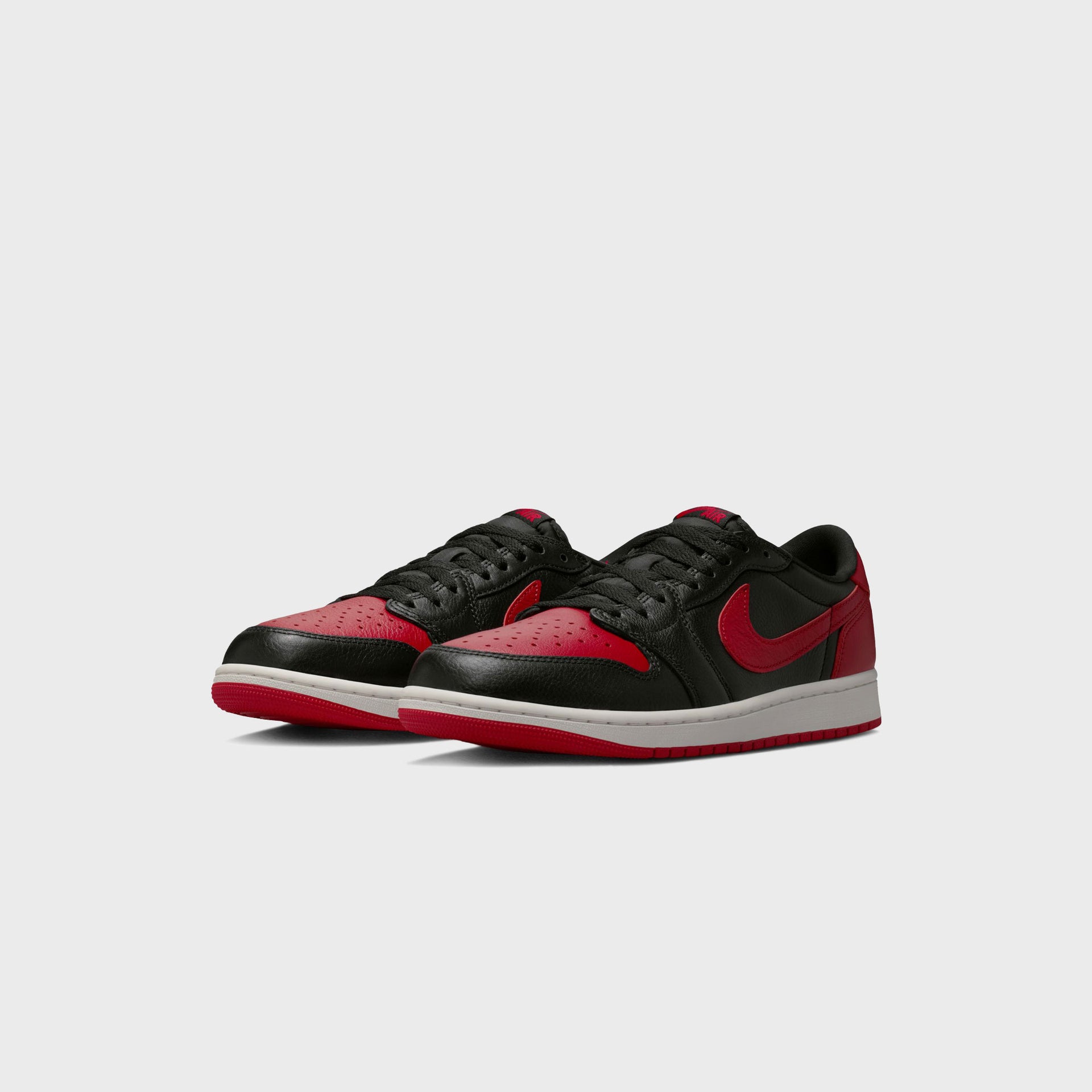 Jordan Air Jordan 1 Retro Low OG - Black / Black / Varsity Red / Summit White