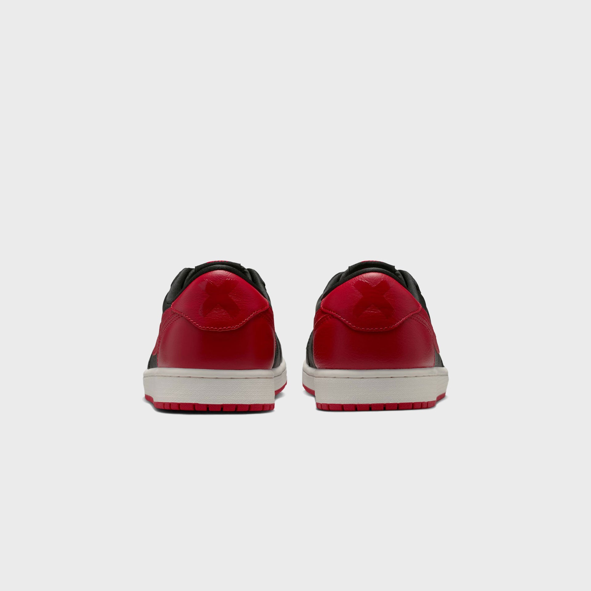 Jordan Air Jordan 1 Retro Low OG - Black / Black / Varsity Red / Summit White