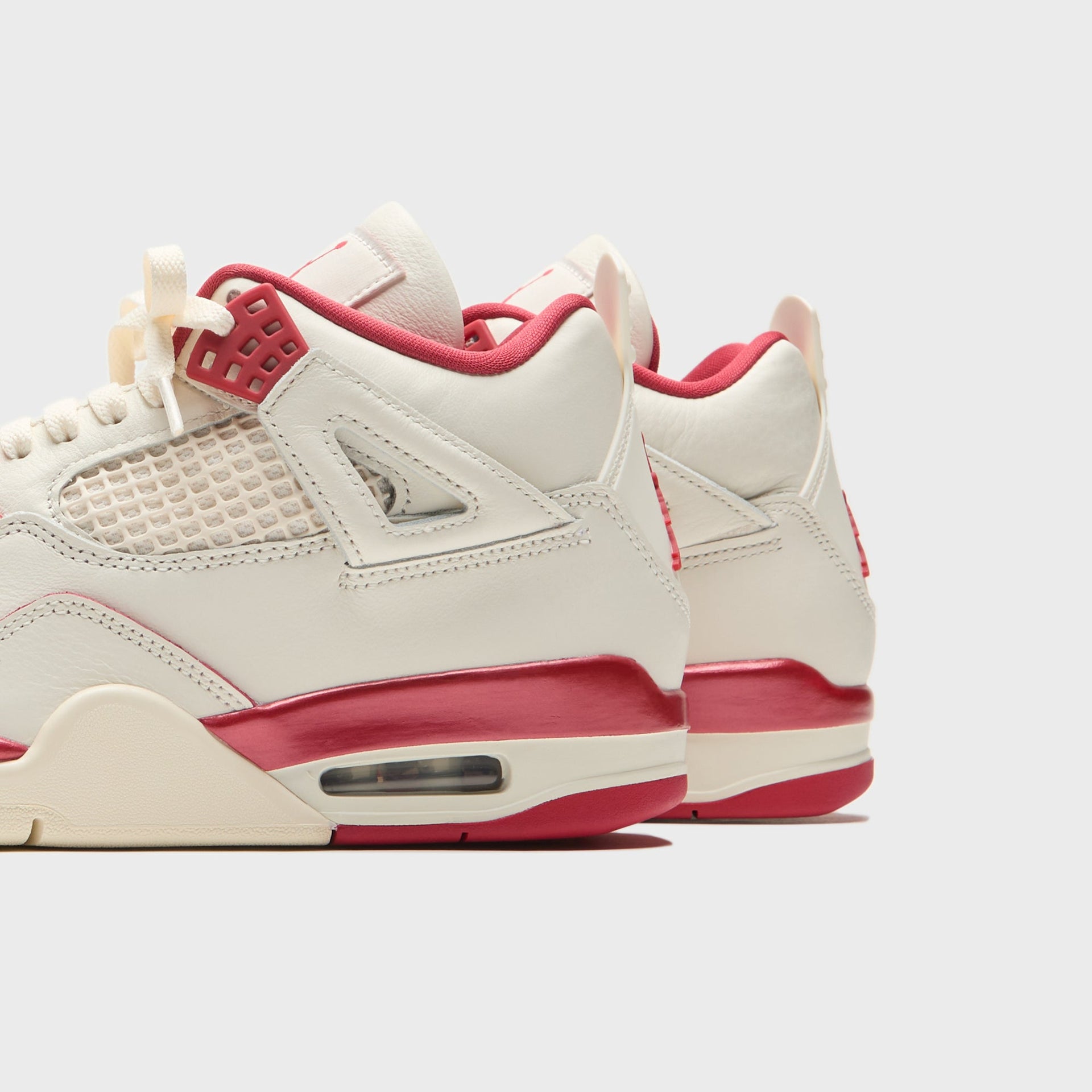 Jordan WMNS Air Jordan 4 Retro - Pale Ivory / Tough Red